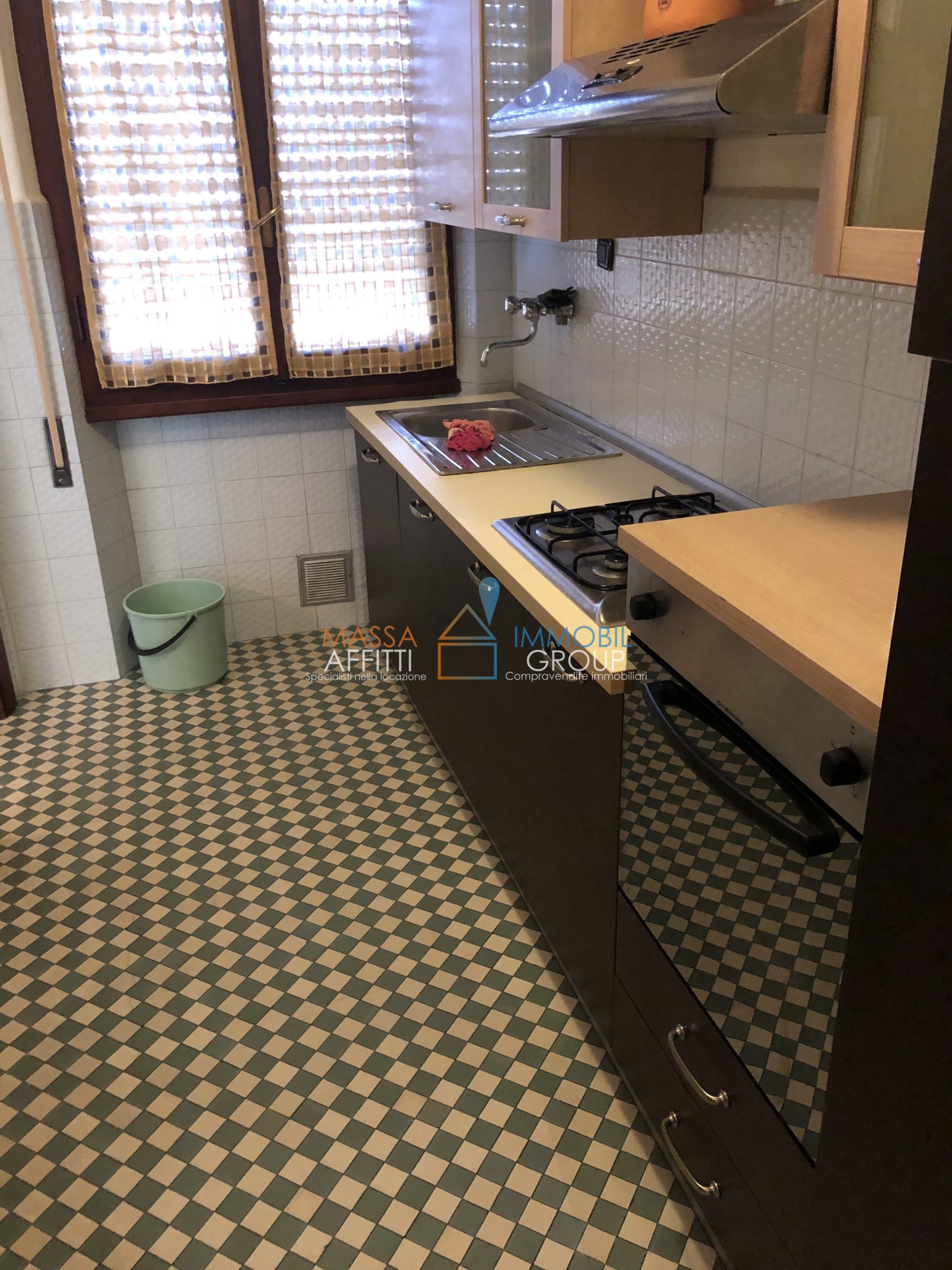 Appartamento con giardino in viale lungomare di ponente 14, Massa