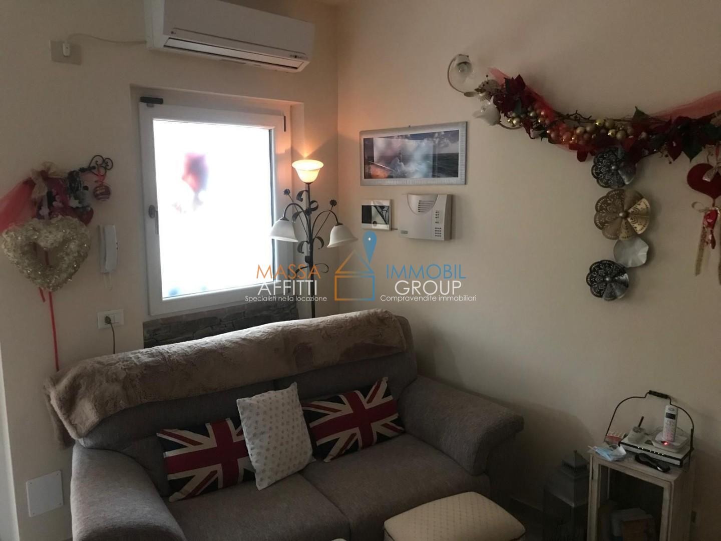 Quadrilocale con giardino in via lago 37, Montignoso