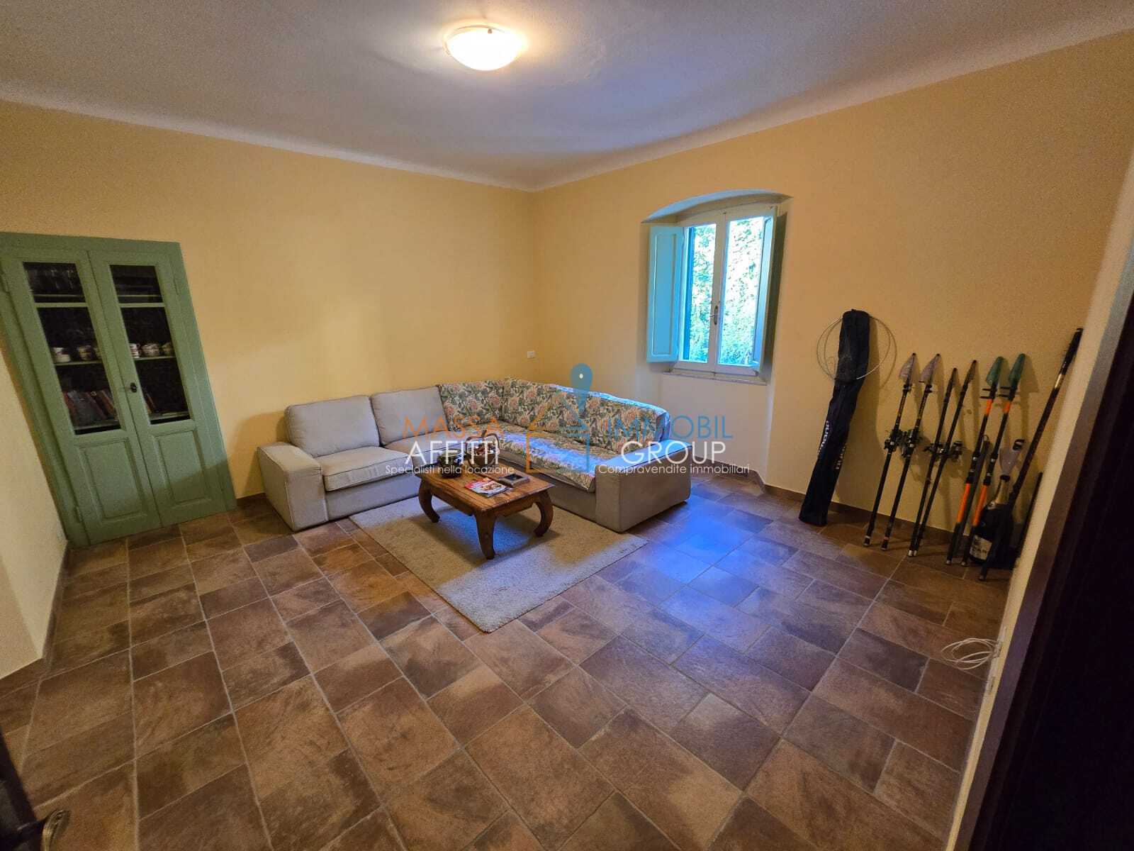 Casa indipendente con giardino in via bassa tambura 14, Massa