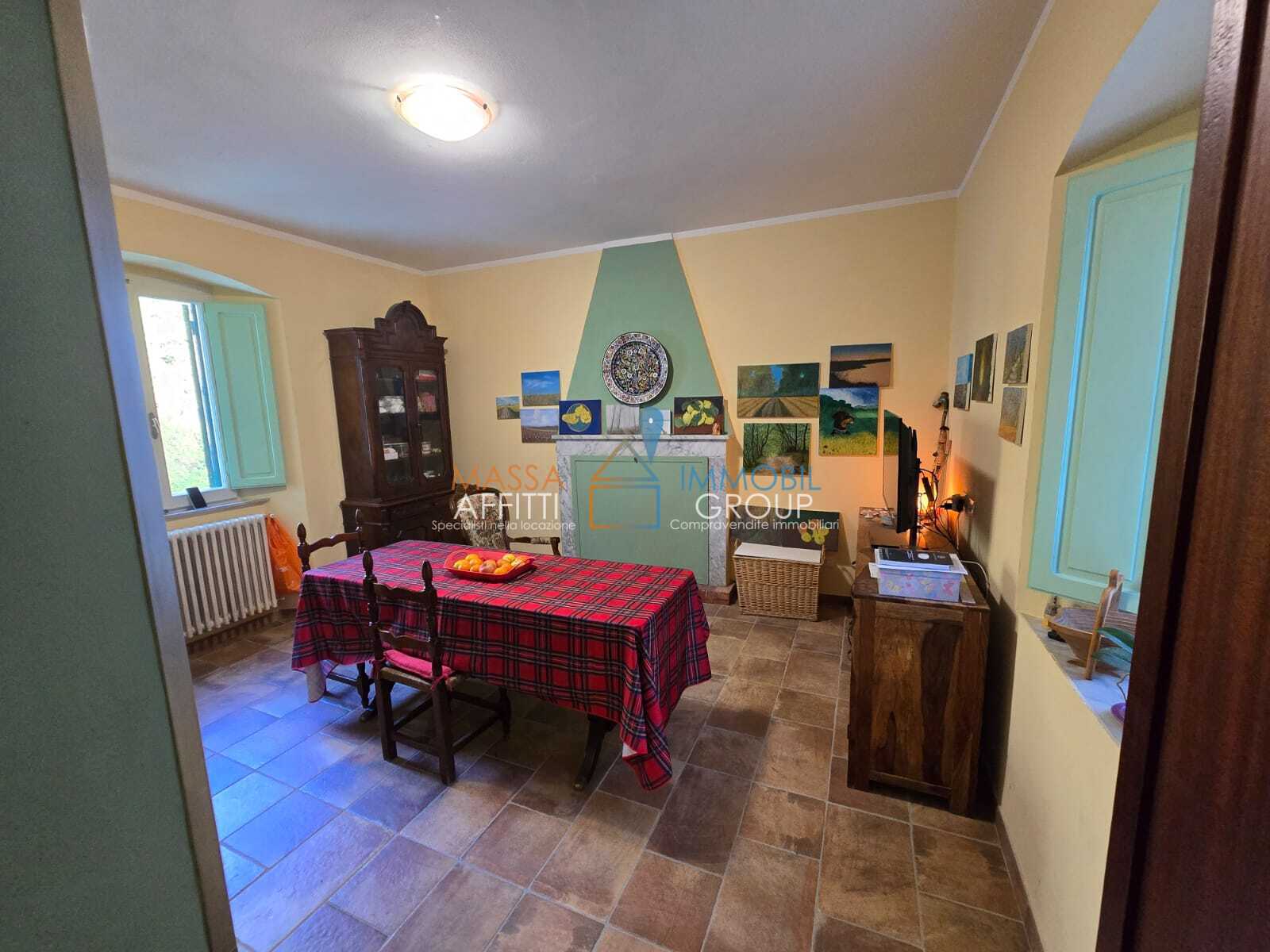 Casa indipendente con giardino in via bassa tambura 14, Massa