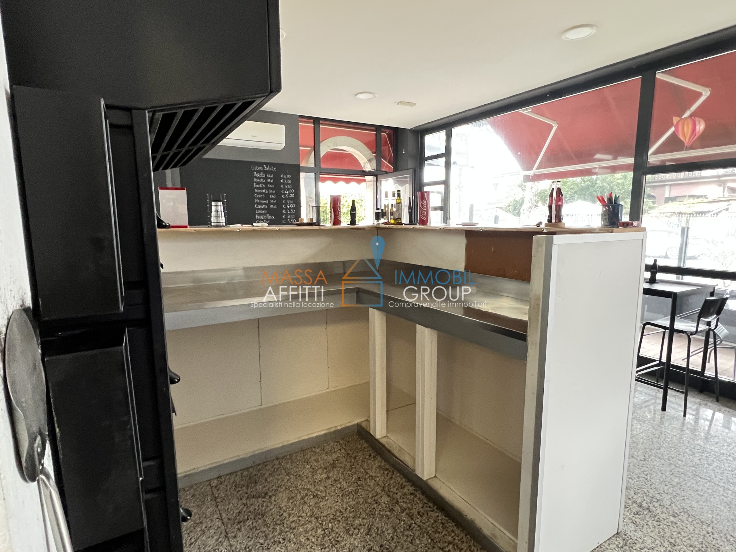 Locale commerciale nuova in via degli oliveti 12, Massa