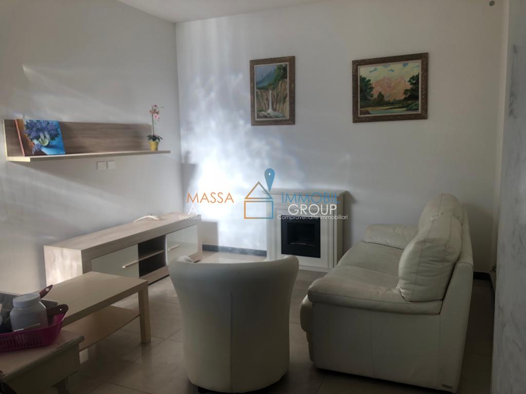 Casa indipendente con giardino in via quercioli 233, Massa