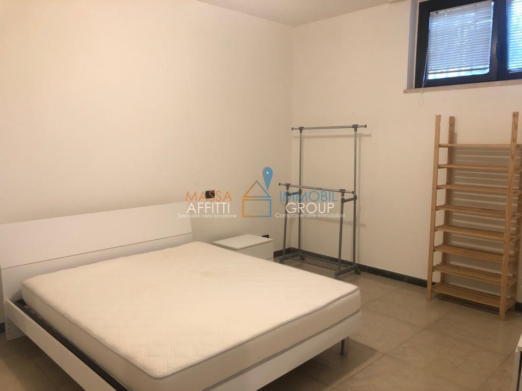 Casa indipendente con giardino in via quercioli 233, Massa