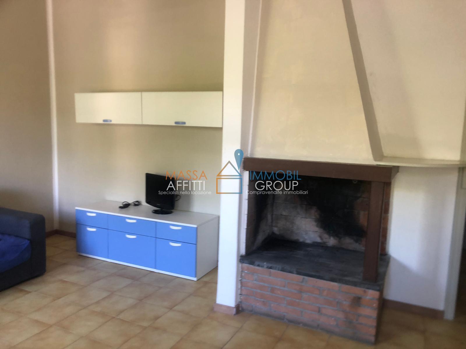 Casa indipendente in affitto in viale zaccagna d 9, Carrara