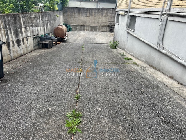 Laboratorio in affitto in via del papino 15, Massa