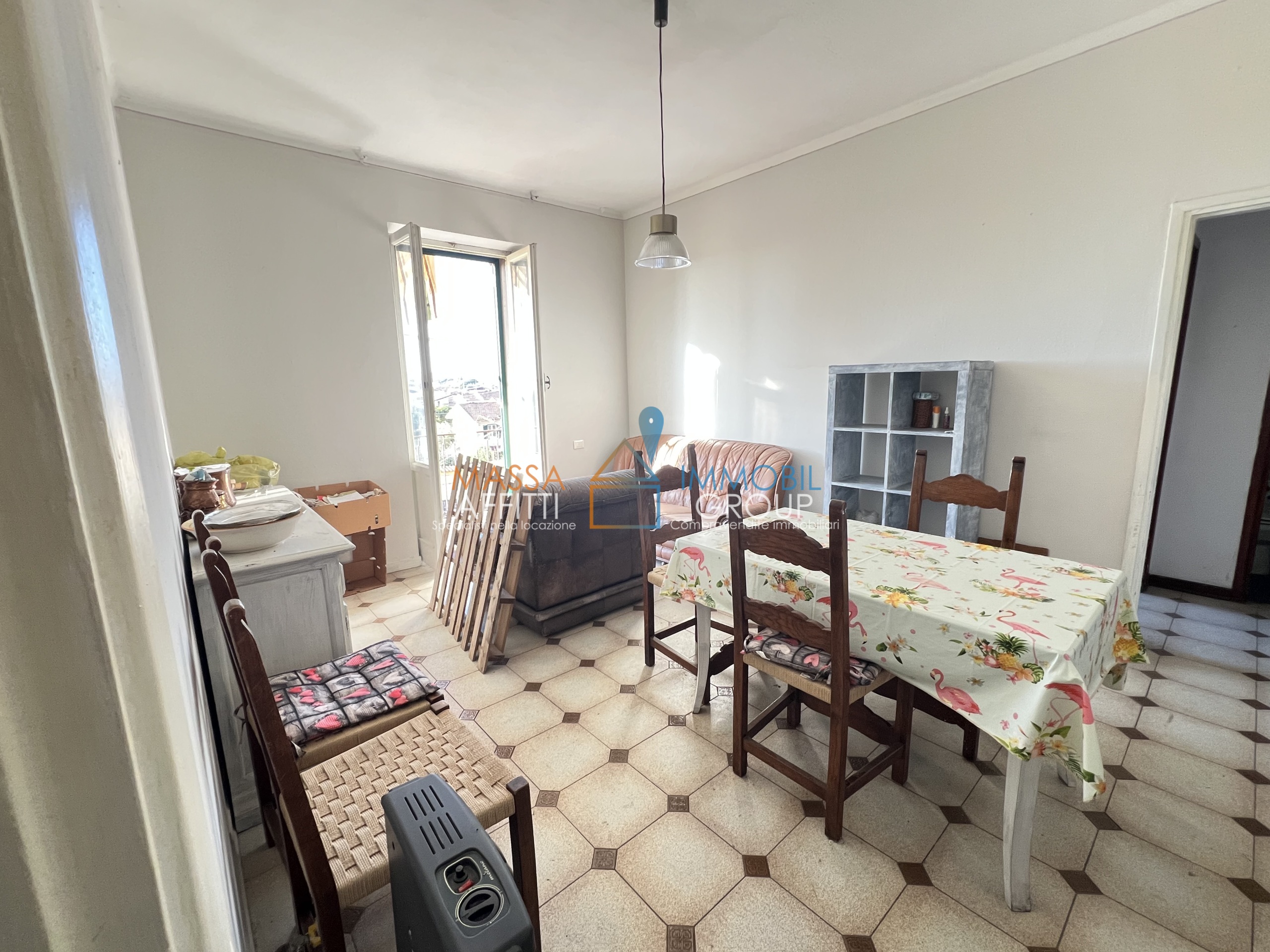 Quadrilocale da ristrutturare in via g. carducci 169, Massa