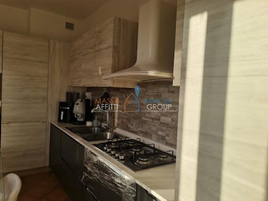 Appartamento con terrazzo in via san leonardo 144, Massa