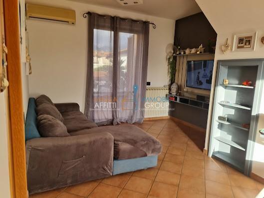 Appartamento con terrazzo in via san leonardo 144, Massa