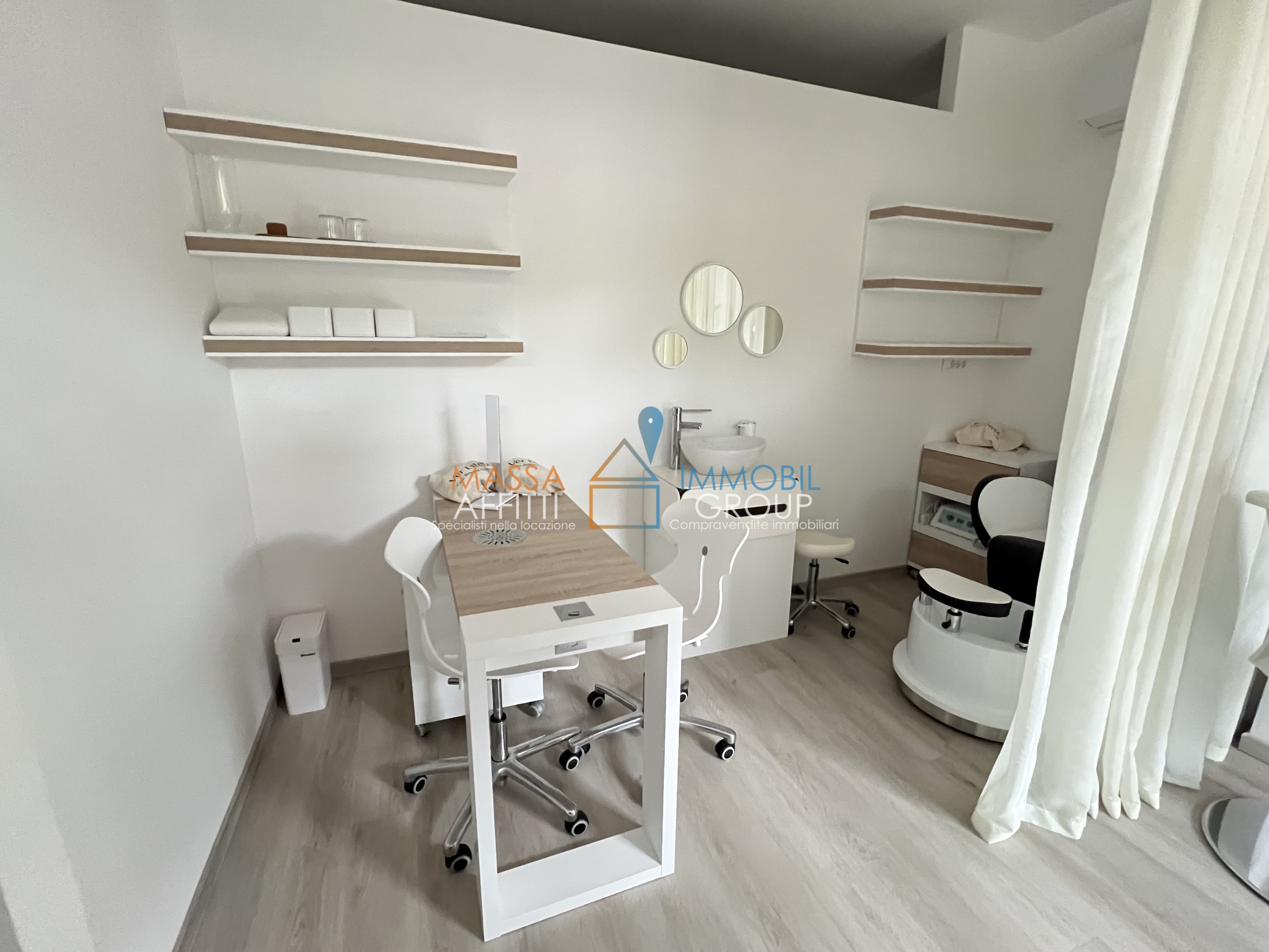 Locale commerciale nuova in viale roma 203, Massa