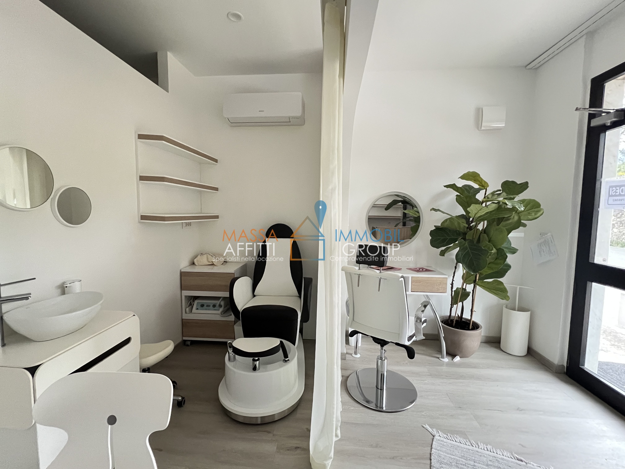 Locale commerciale nuova in viale roma 203, Massa