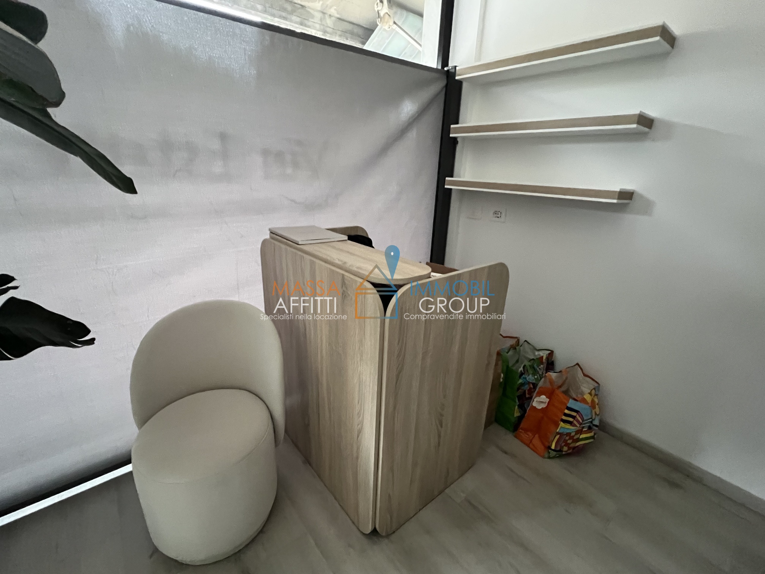 Locale commerciale nuova in viale roma 203, Massa