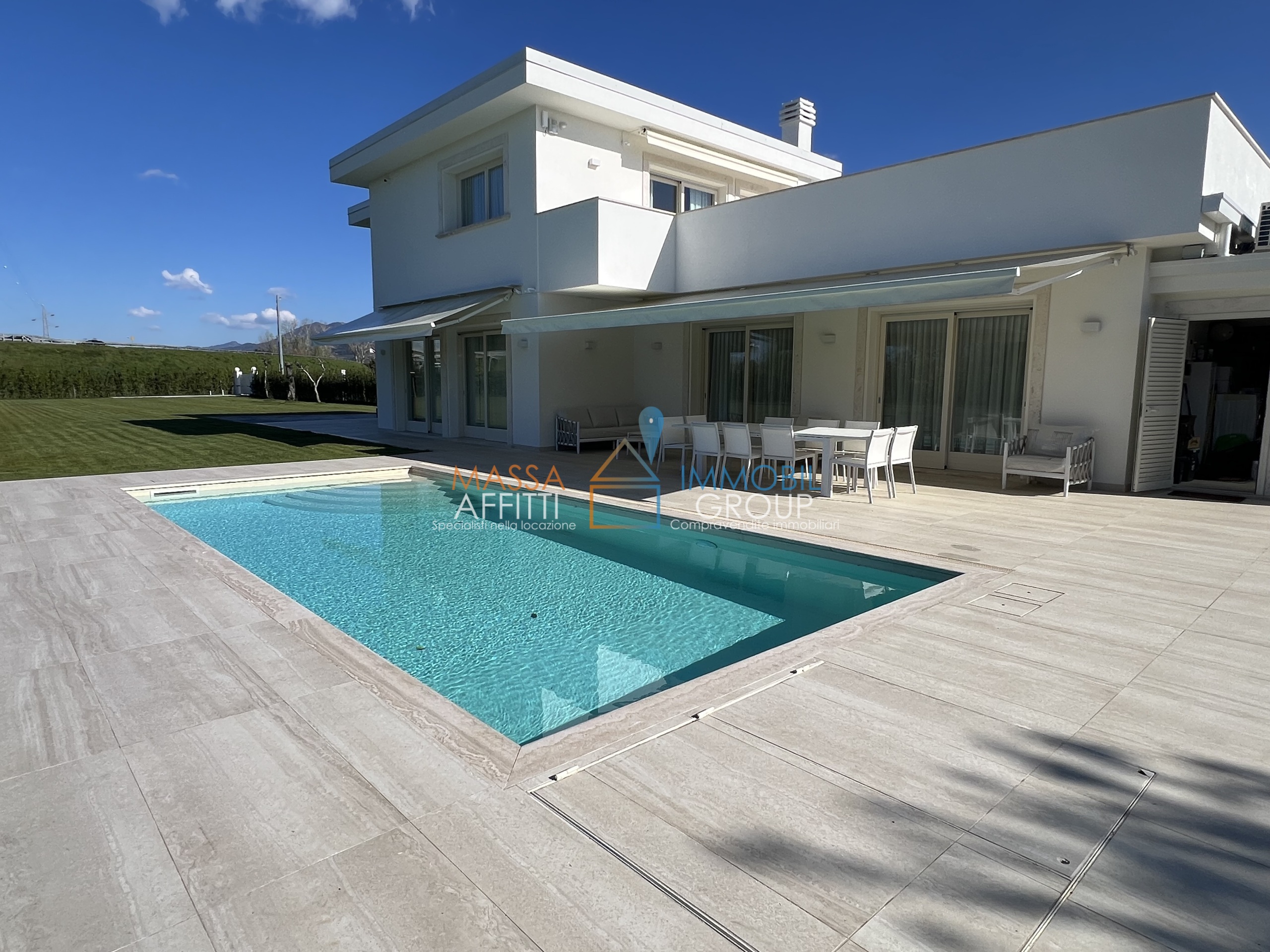 Villa con giardino in via vaiana 91, Pietrasanta