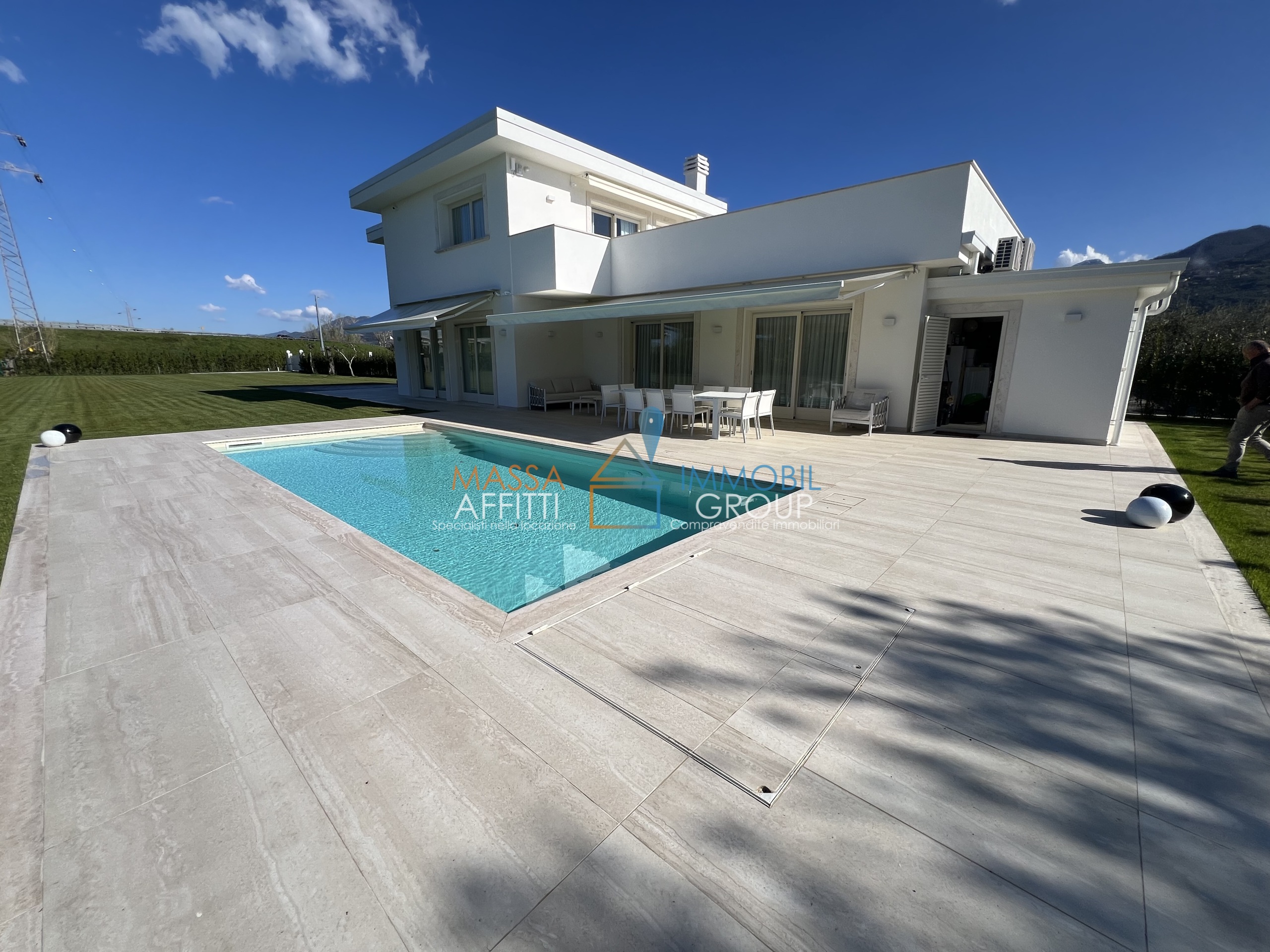 Villa con giardino in via vaiana 91, Pietrasanta