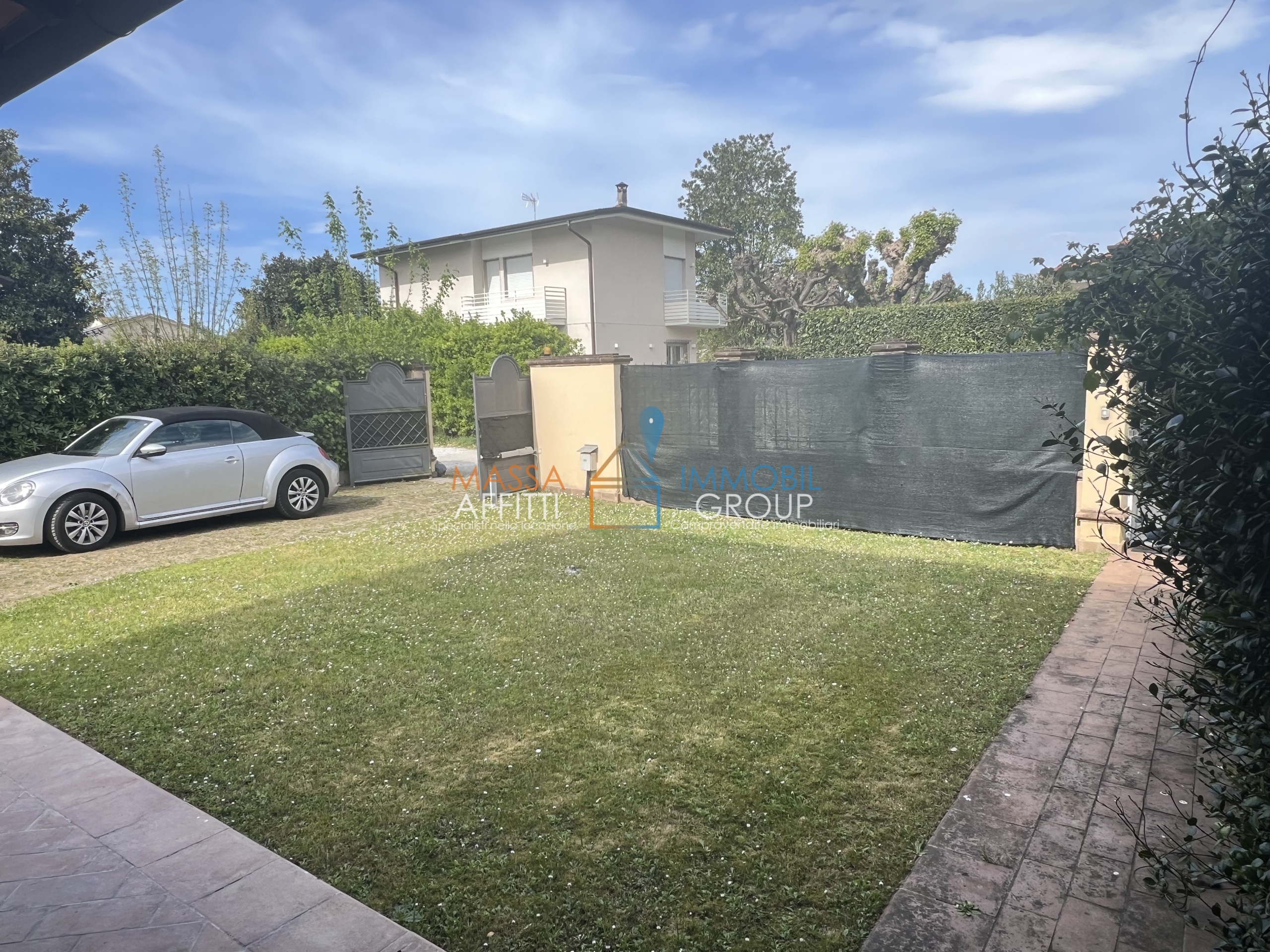 Villetta a schiera con giardino in via michelangelo buonarroti 134, Forte dei Marmi