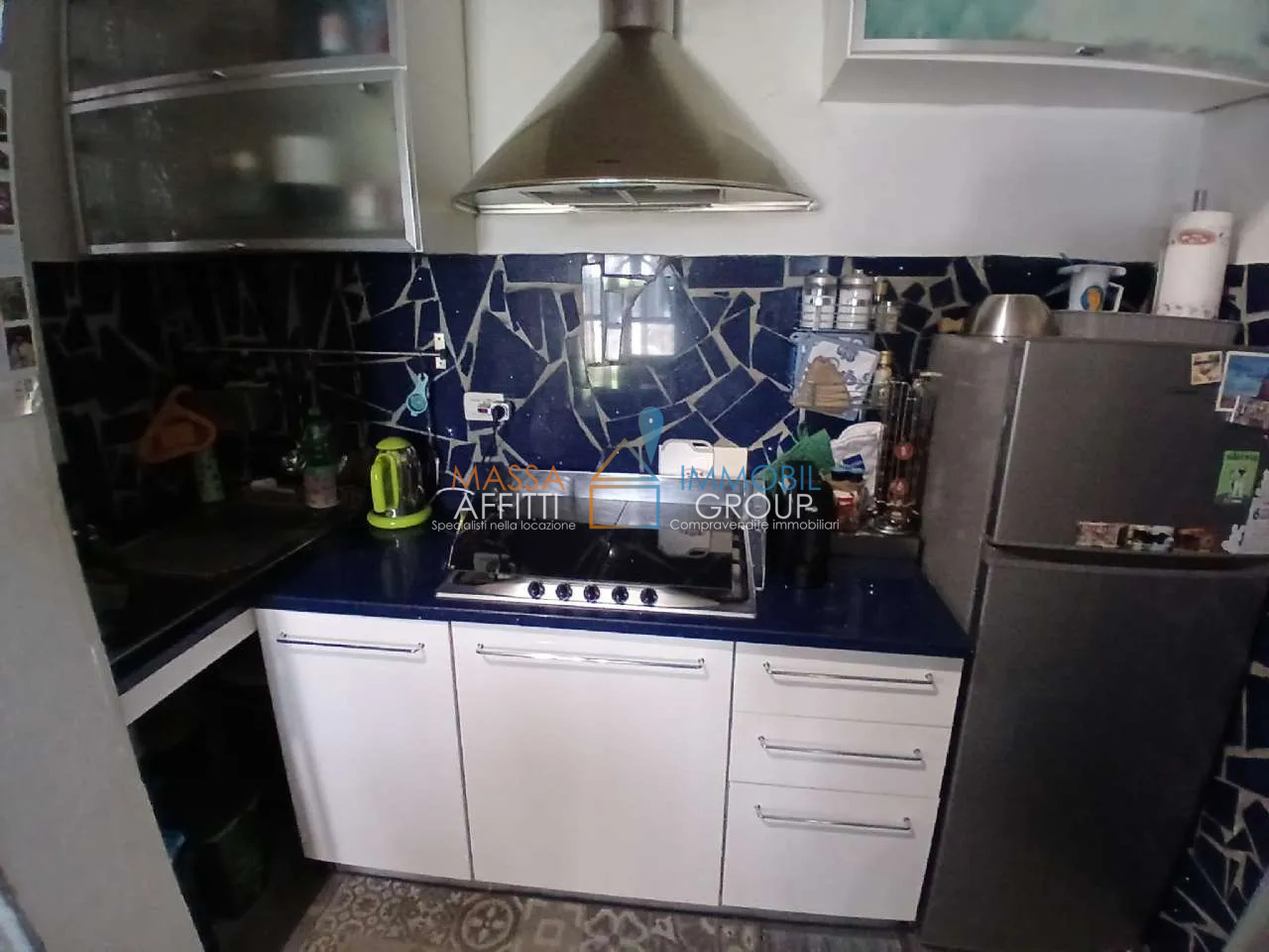 Casa indipendente con giardino in viale stazione 45, Massa