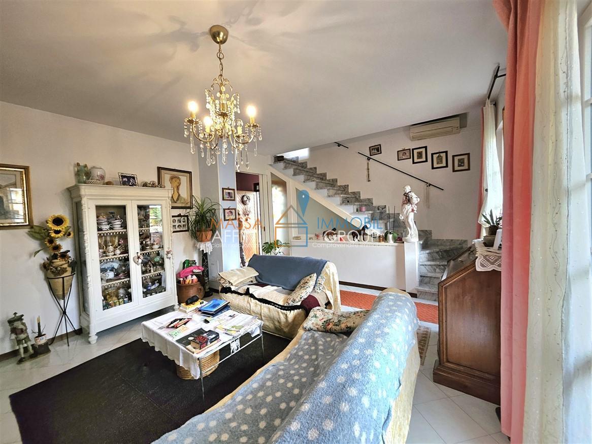 Villetta a schiera con giardino in via treviso 20, Massa