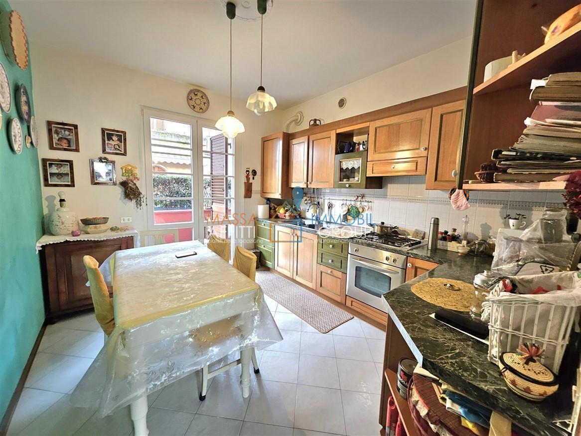 Villetta a schiera con giardino in via treviso 20, Massa