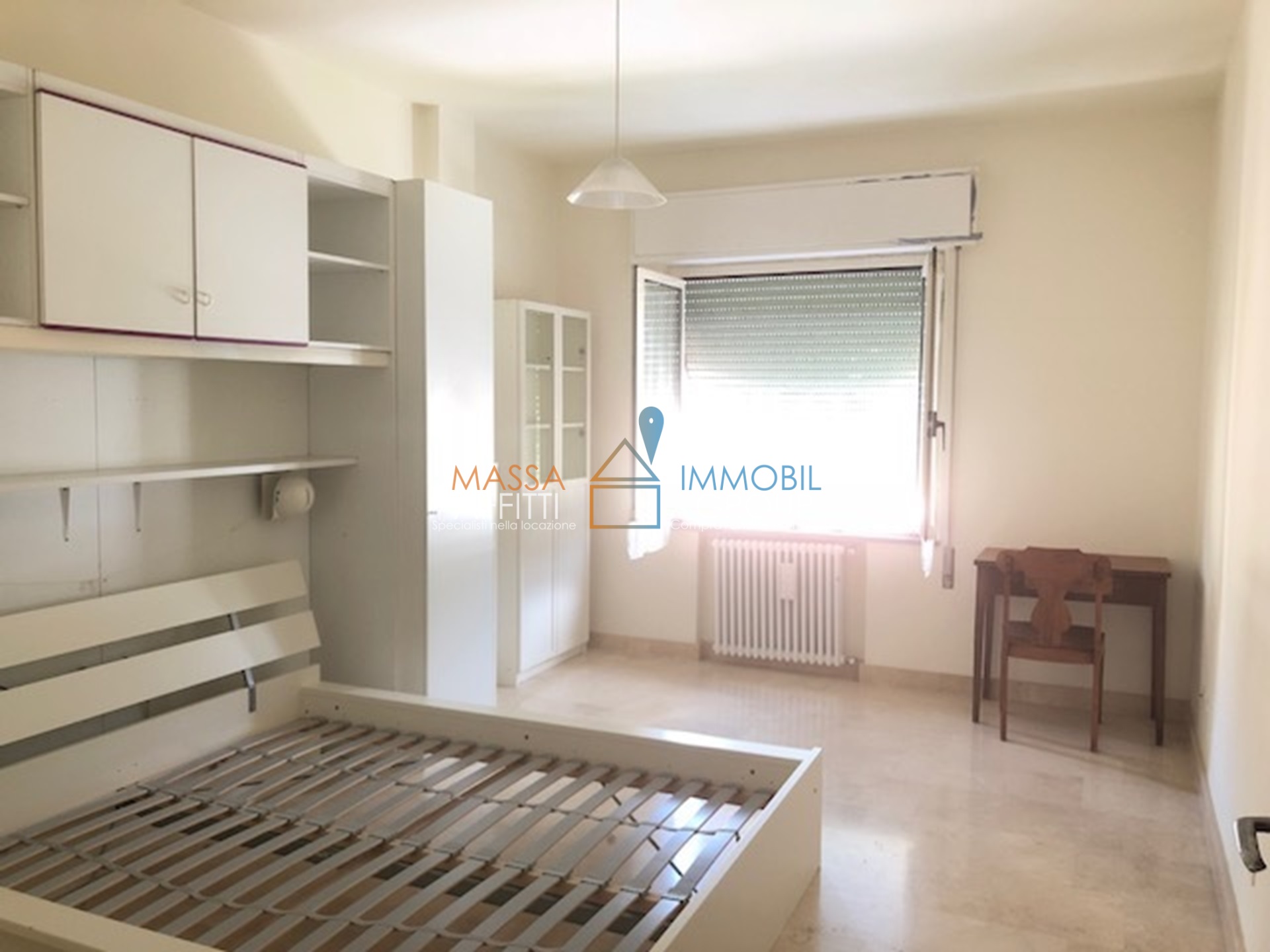 Appartamento con terrazzo in viale eugenio chiesa 16, Massa