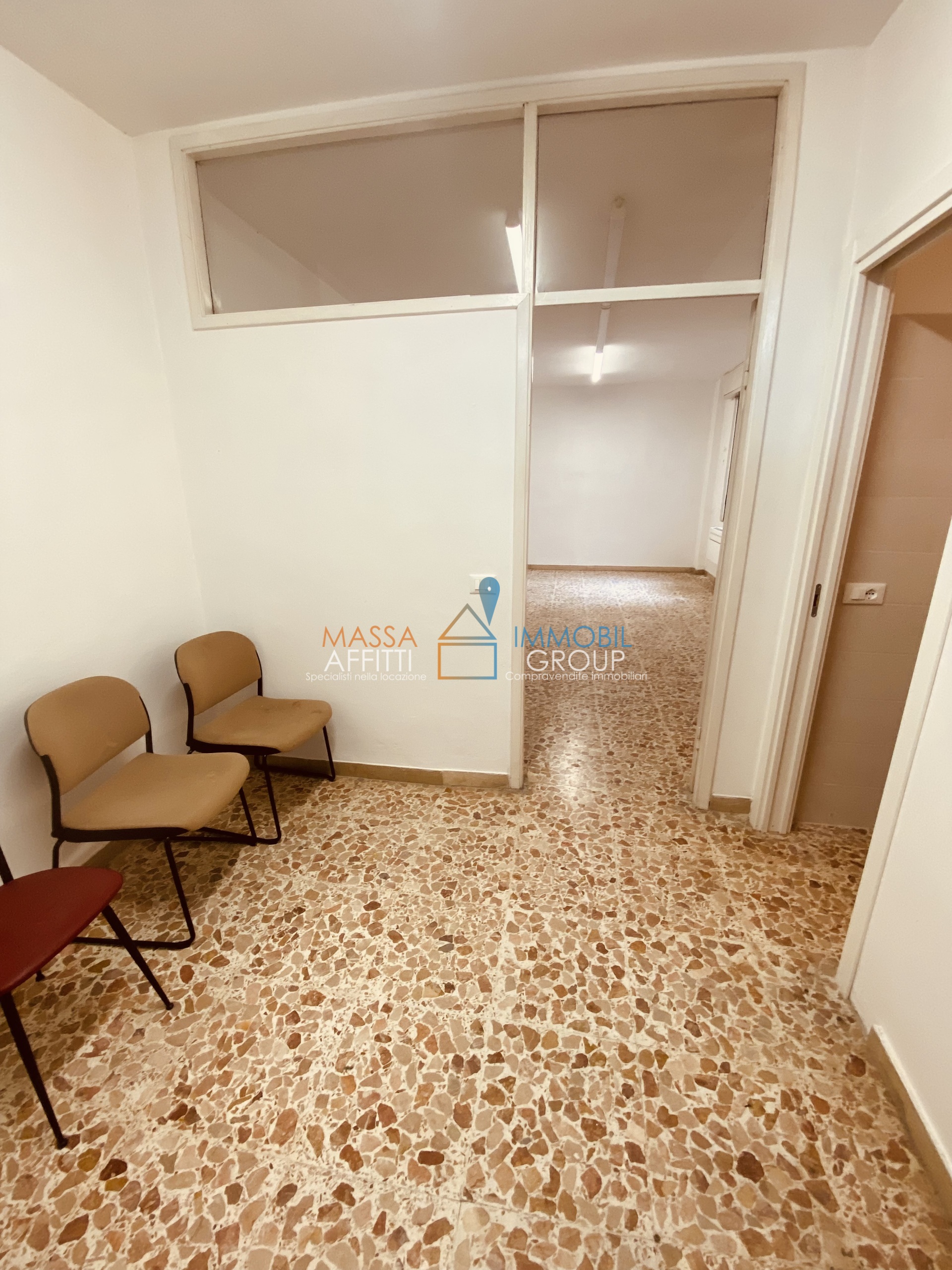 Ufficio in affitto in galleria sanzio 1, Massa