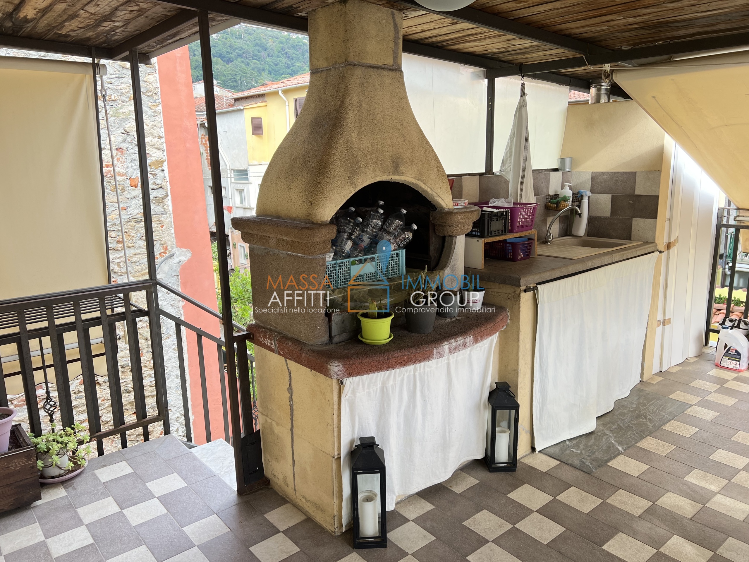 Casa indipendente ristrutturata in via san martino 34, Massa