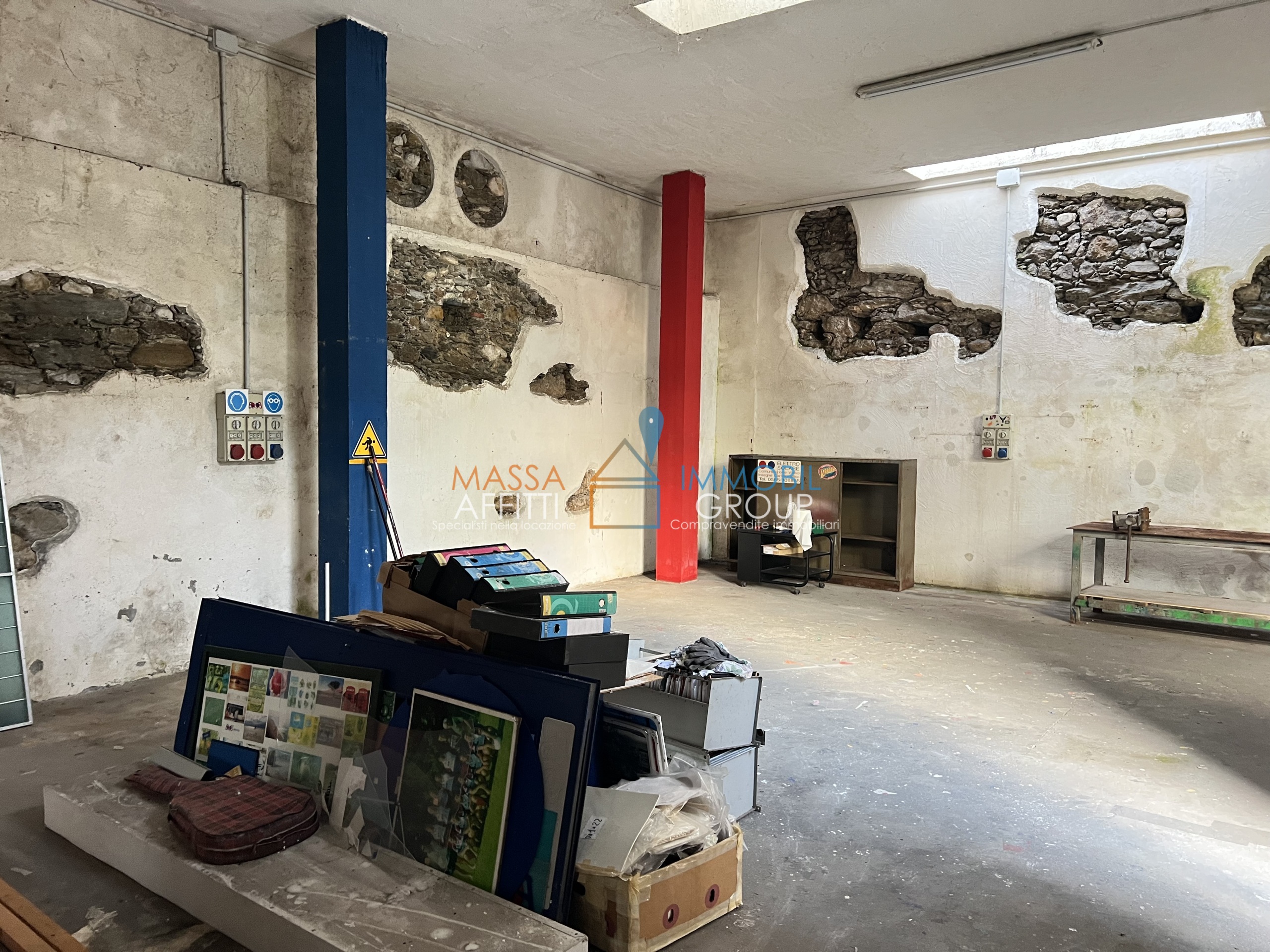 Magazzino in vendita in via crocello 8, Massa