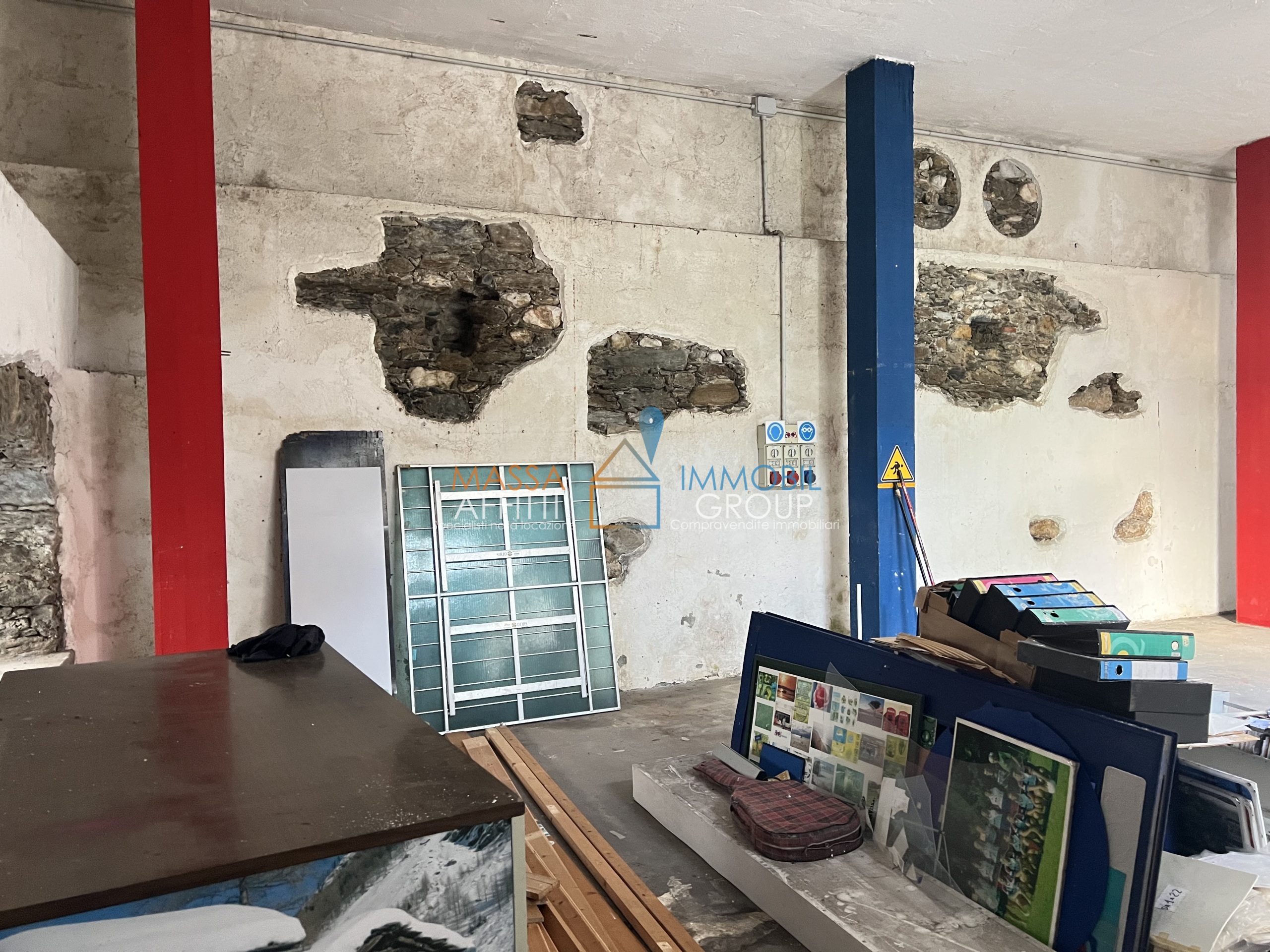 Magazzino in vendita in via crocello 8, Massa