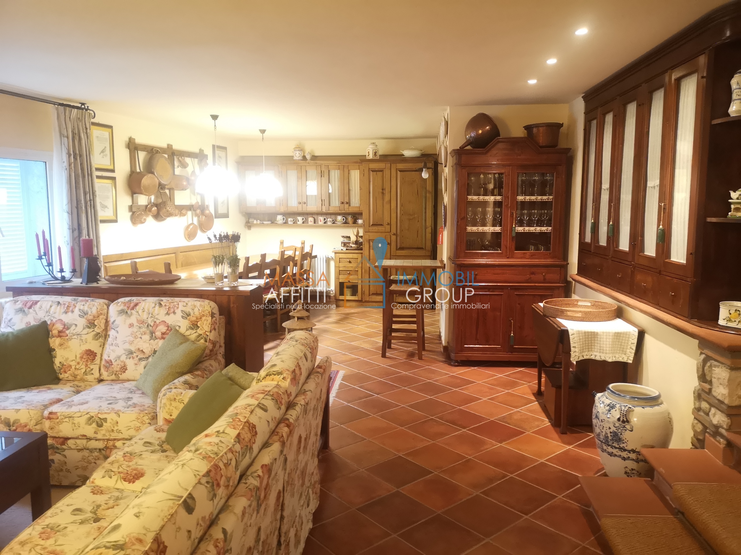Appartamento con terrazzo in via foce 25, Massa