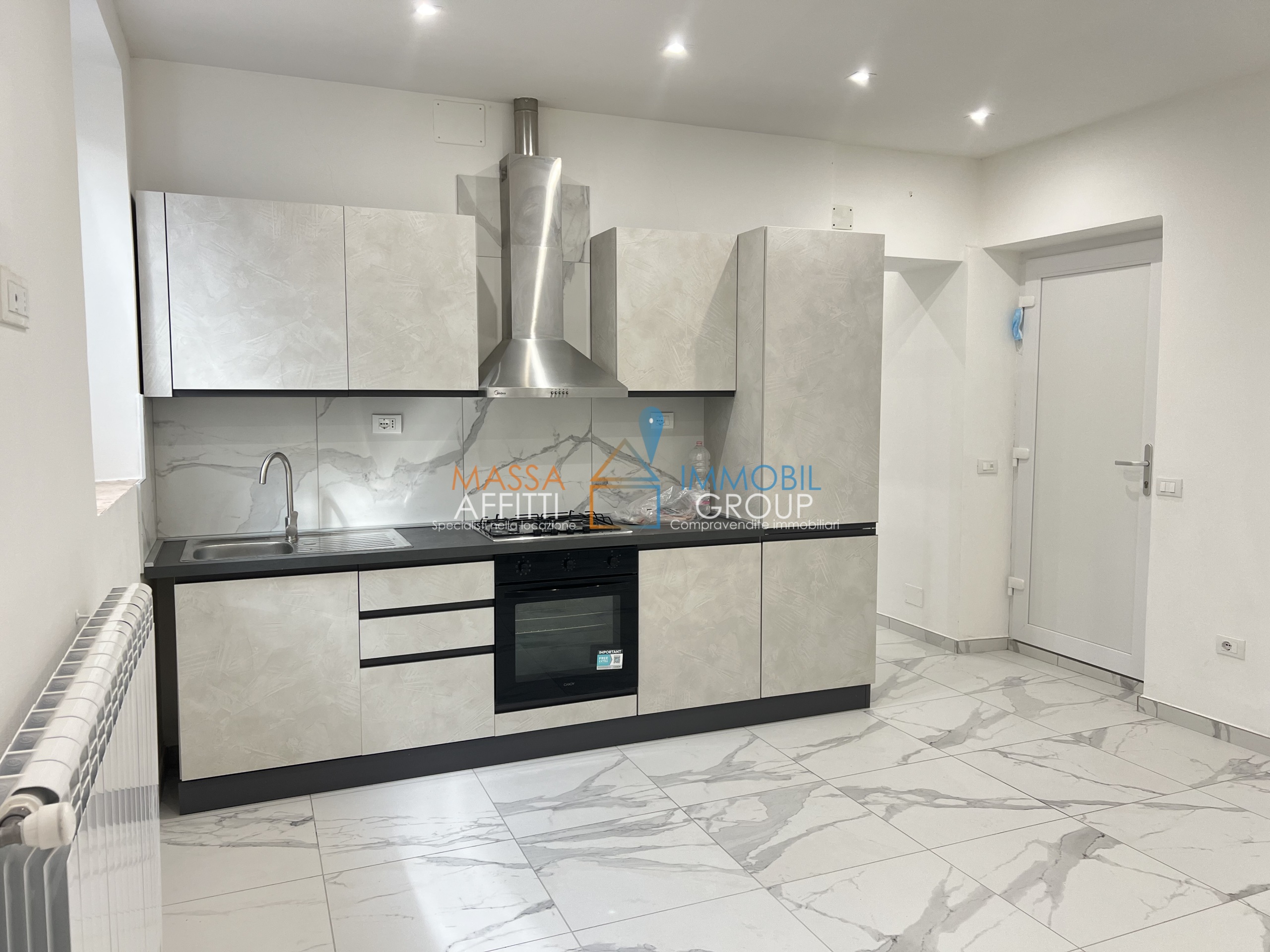 Trilocale in affitto in chiasso carlo finelli 10d, Carrara