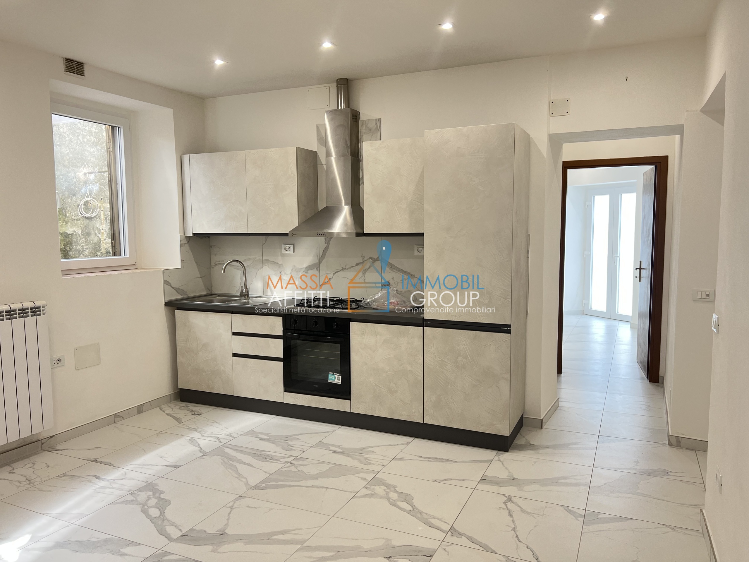 Trilocale in affitto in chiasso carlo finelli 10d, Carrara
