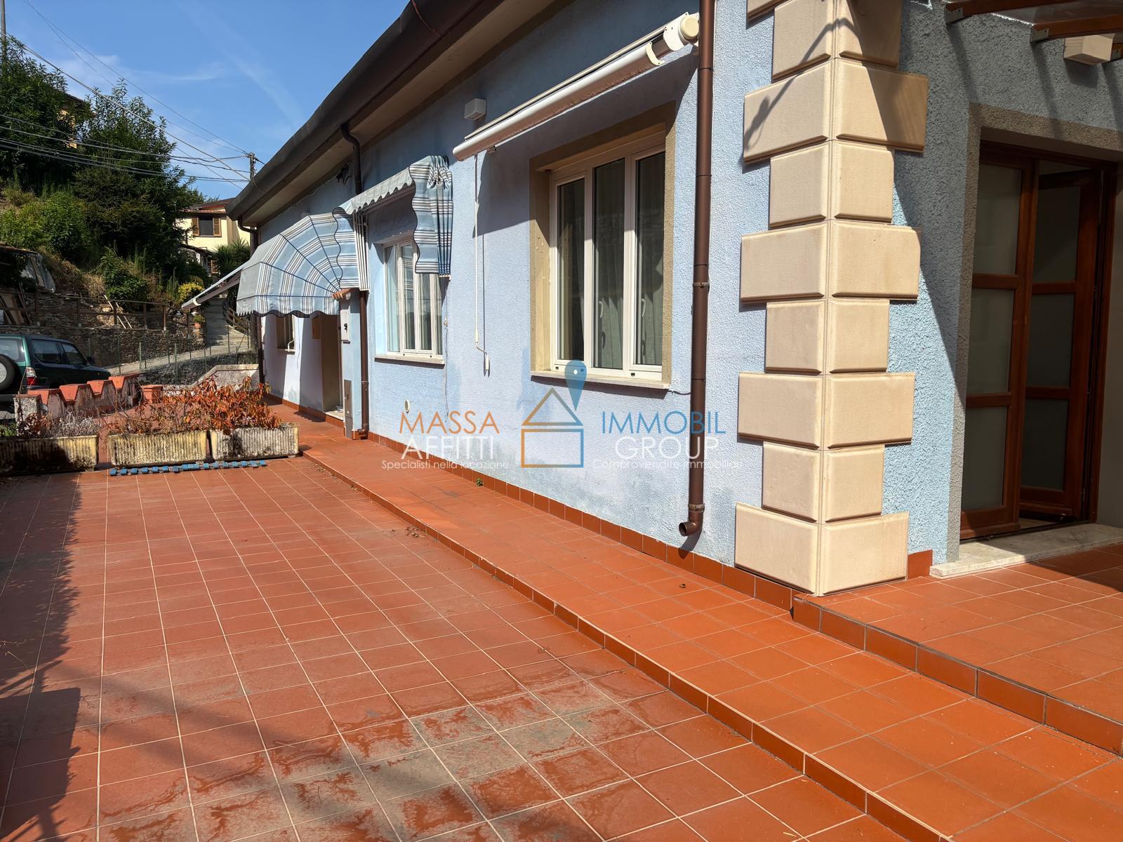 Trilocale ristrutturato in via dei colli 131, Massa