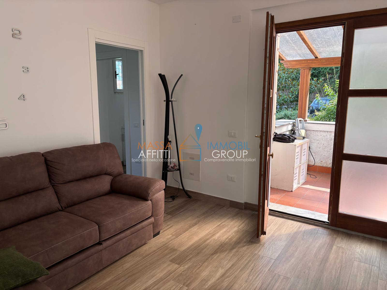 Trilocale ristrutturato in via dei colli 131, Massa