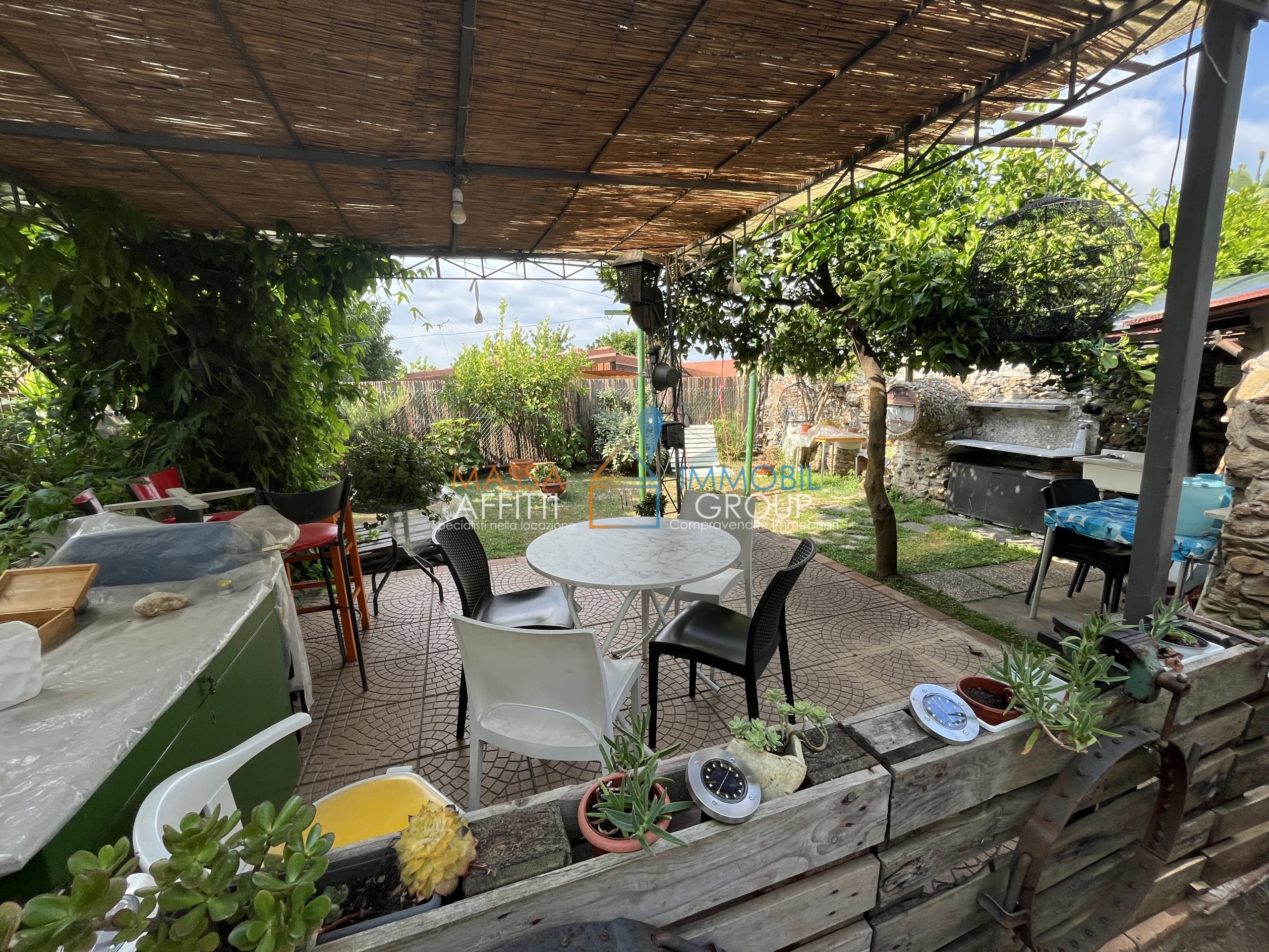 Casa indipendente con giardino in via ripa 37, Massa