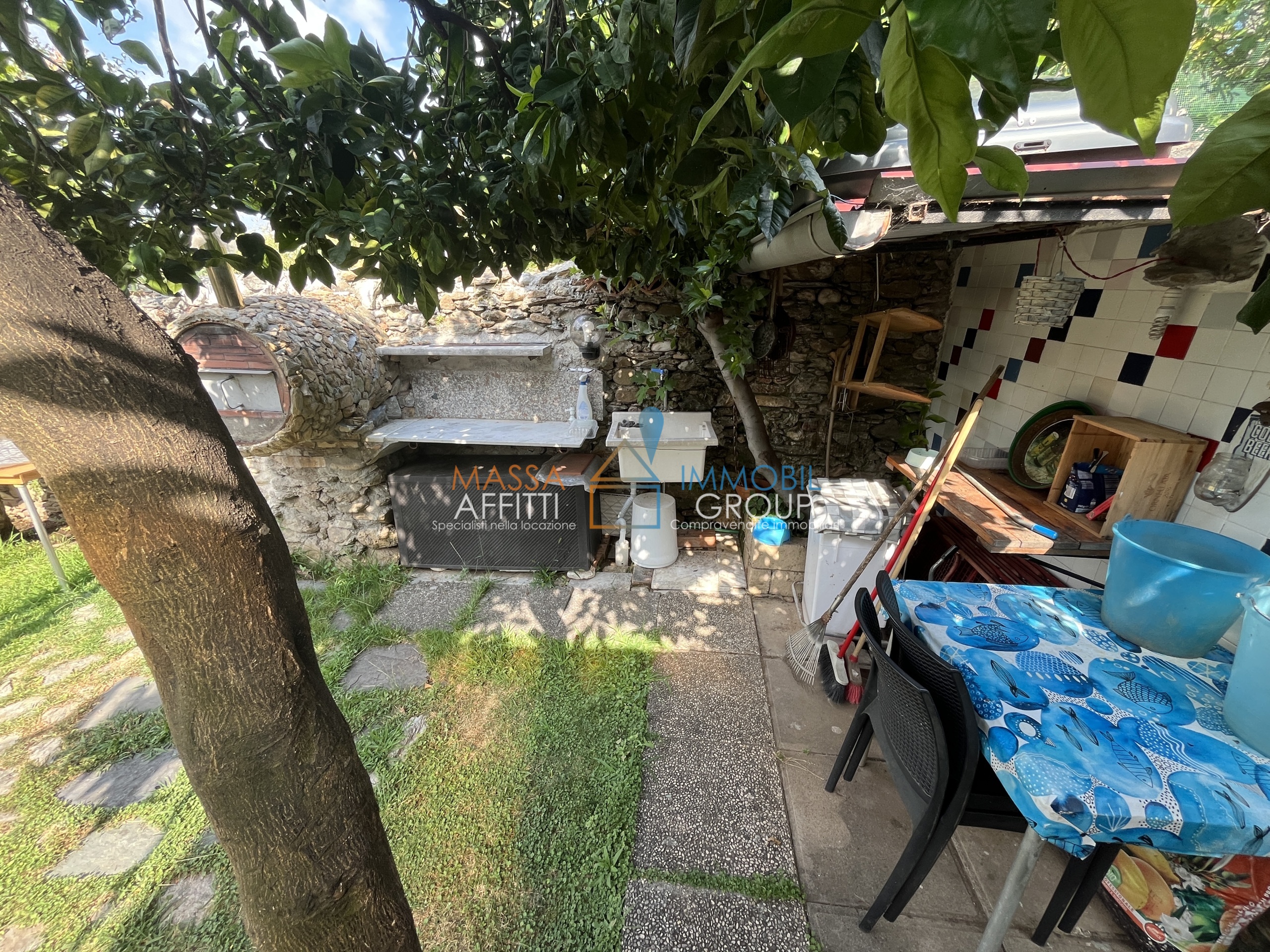 Casa indipendente con giardino in via ripa 37, Massa