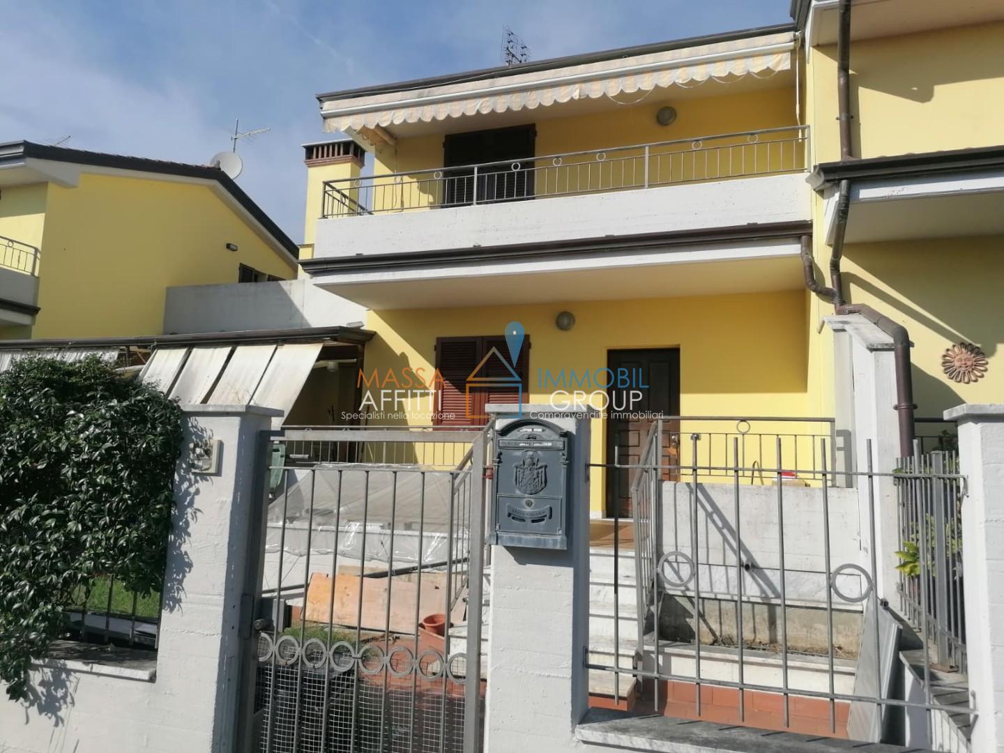 Villetta a schiera con giardino in via cavaiola 42, Carrara