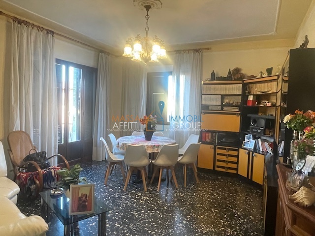 Casa indipendente con terrazzo in via villafranca 11, Carrara
