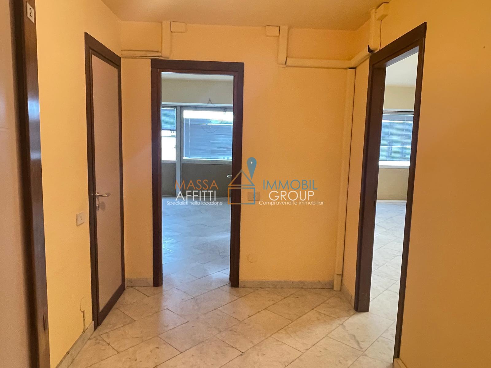 Ufficio in affitto in via marina vecchia 5, Massa