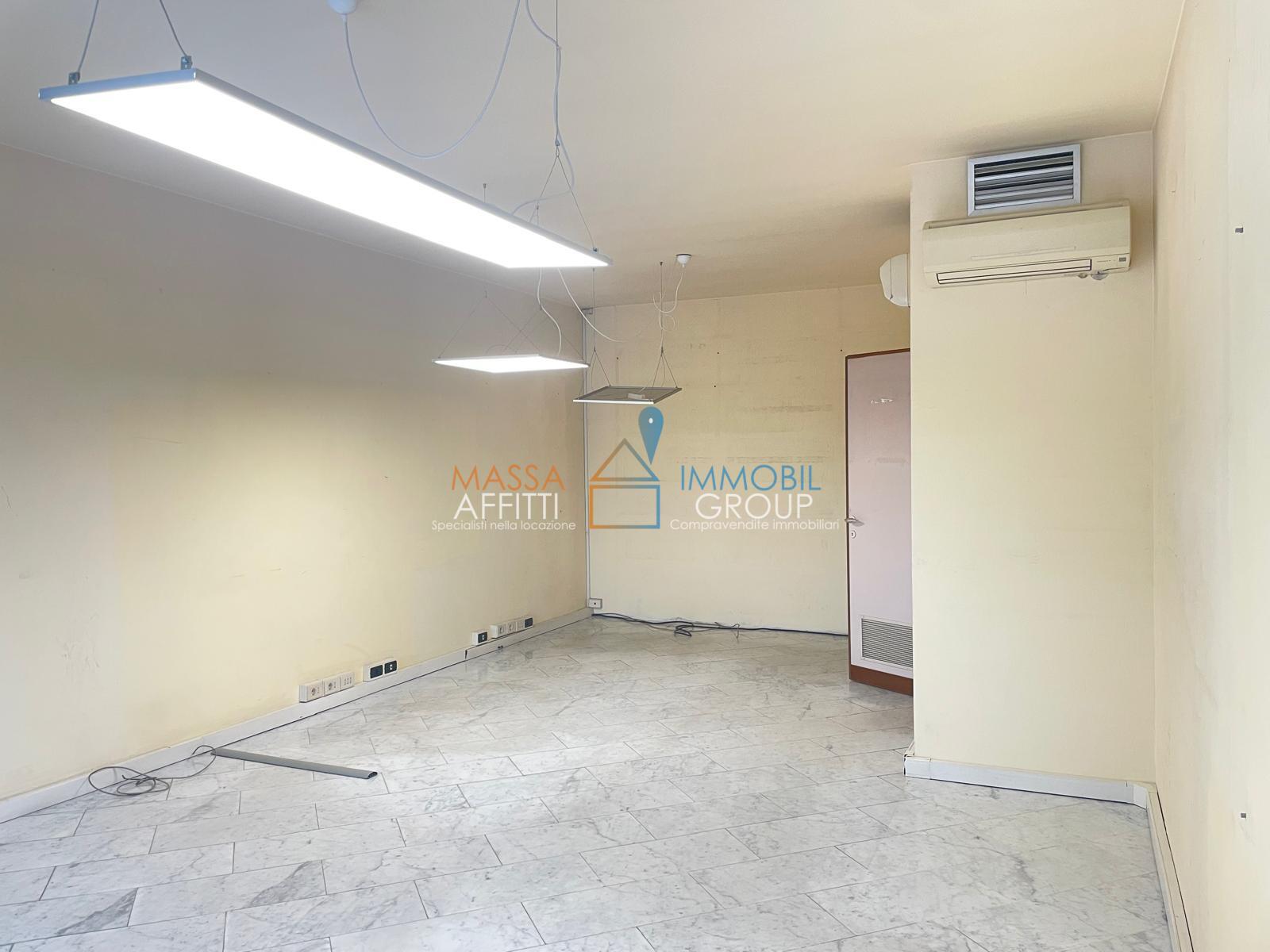 Ufficio in affitto in via marina vecchia 5, Massa