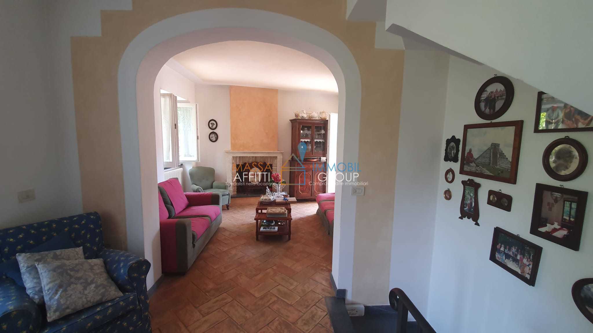 Casa indipendente con giardino in via delle grazie 8, Massa