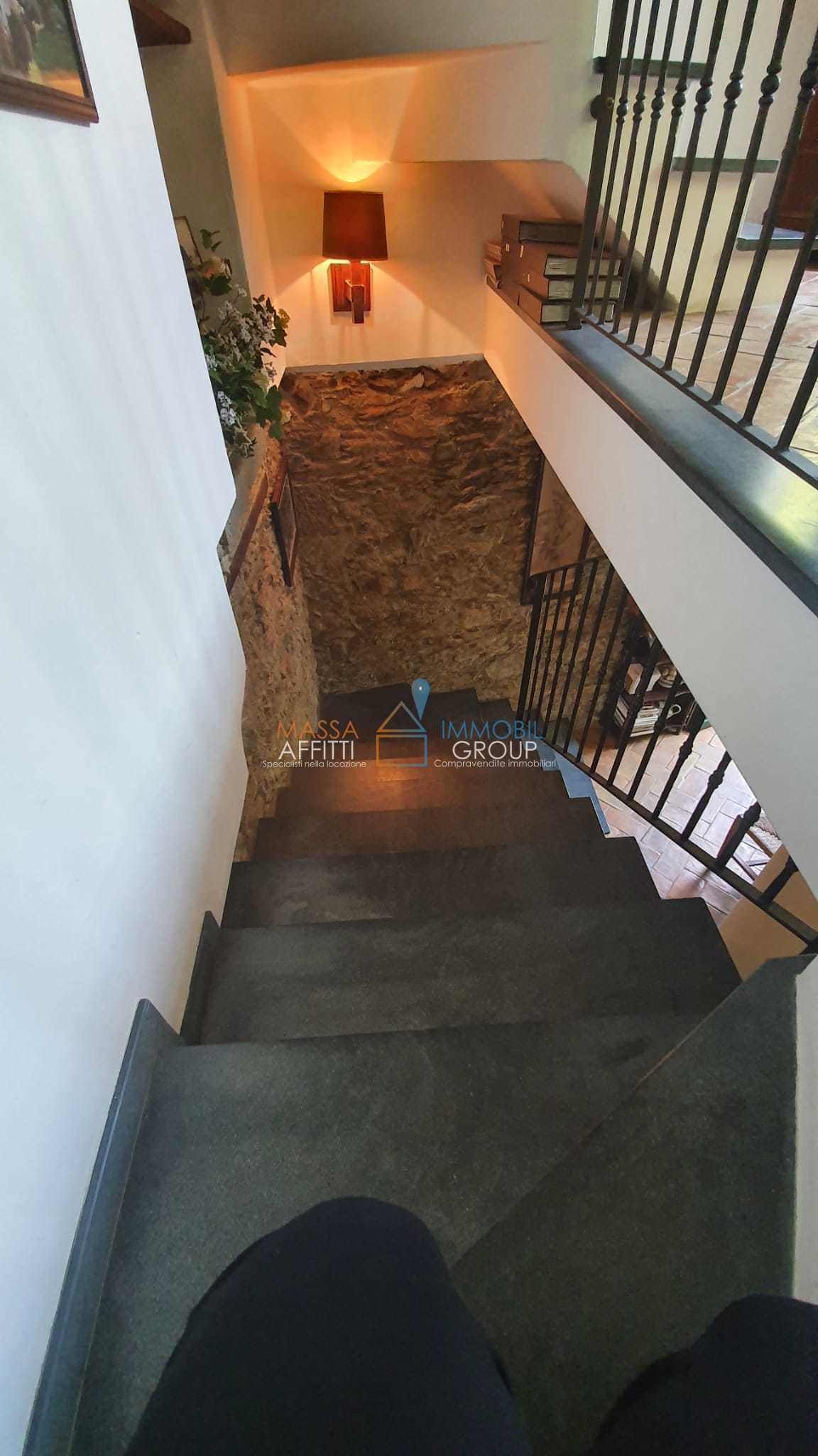Casa indipendente con giardino in via delle grazie 8, Massa