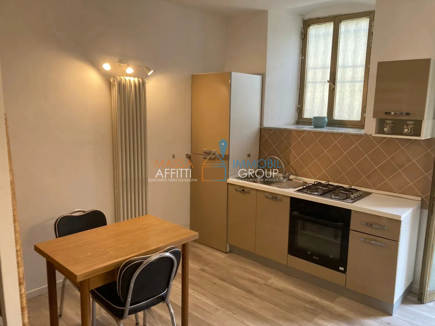 Monolocale con terrazzo in viale potrignano 10, Carrara