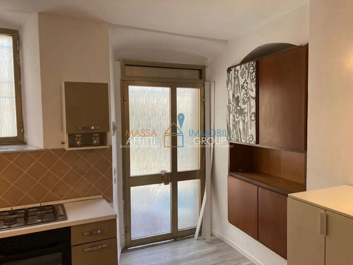 Monolocale con terrazzo in viale potrignano 10, Carrara