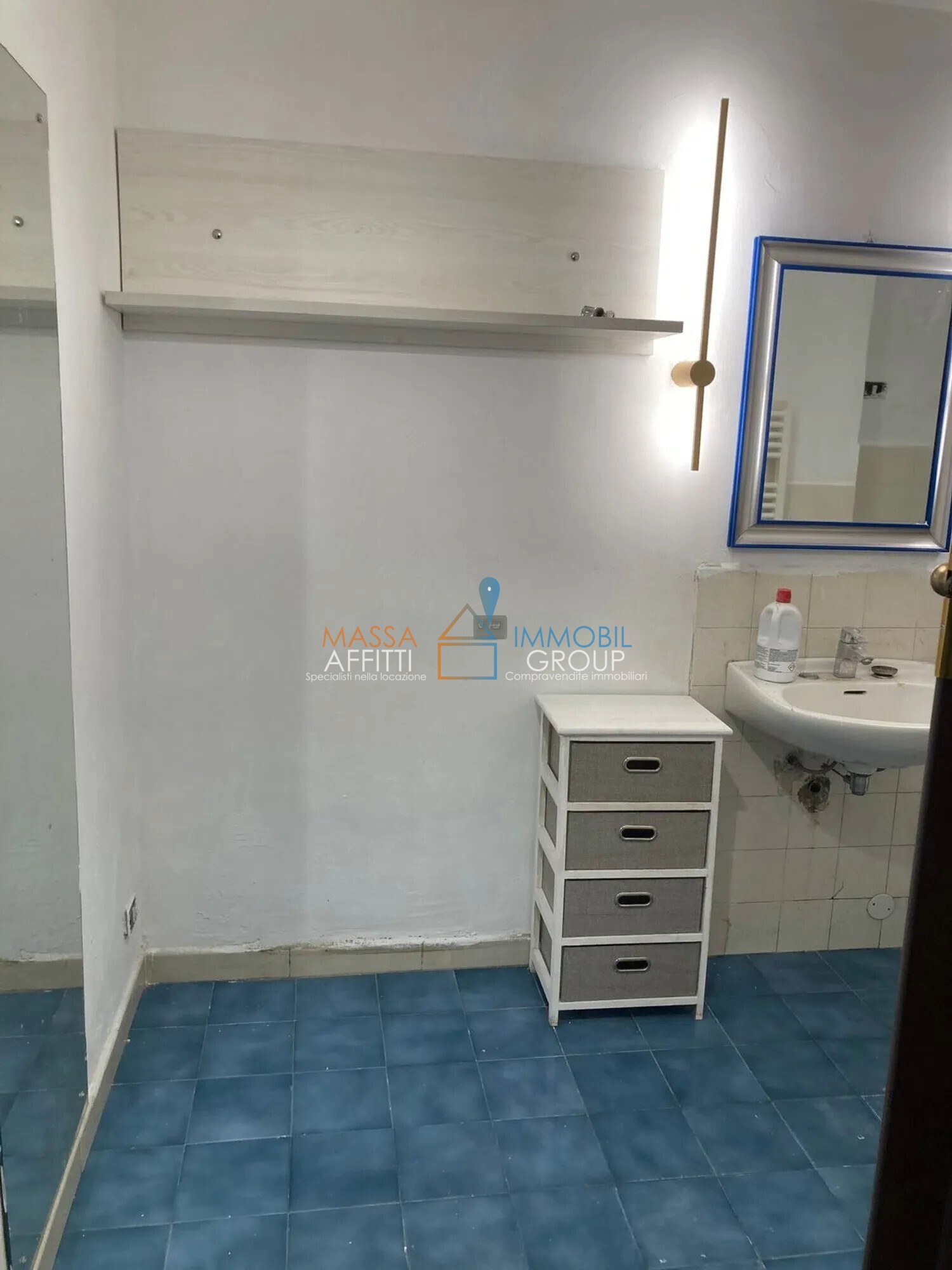 Monolocale con terrazzo in viale potrignano 10, Carrara