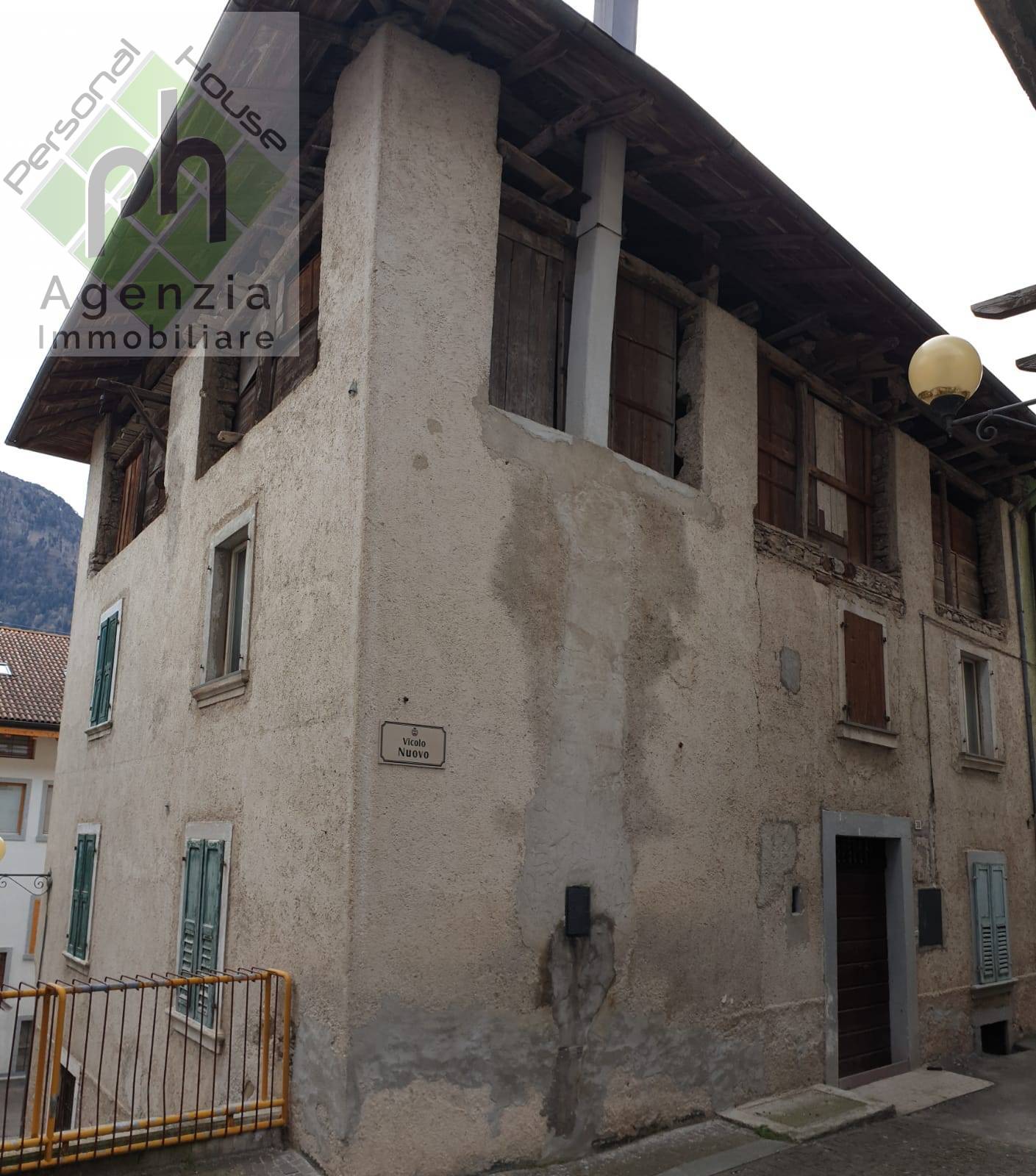 Rustico in vendita a Borgo Chiese