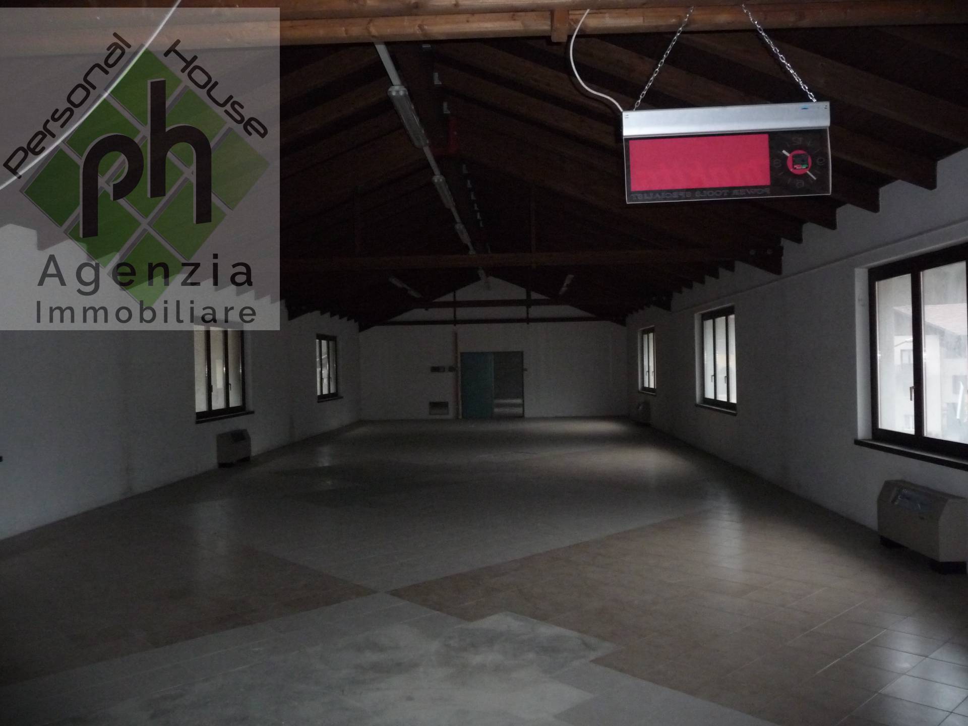 Edificio commerciale o terziario in affitto a Pieve di Bono-Prezzo