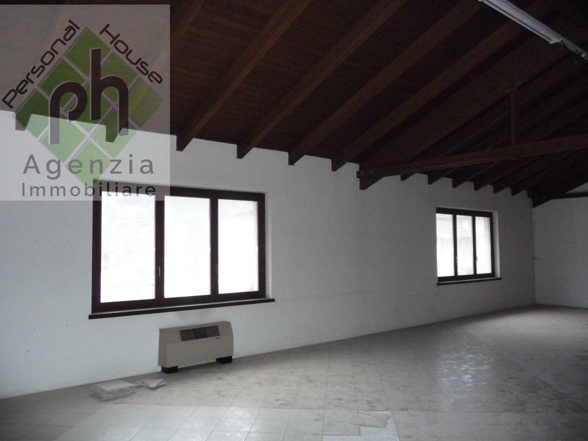 Edificio commerciale o terziario in affitto a Pieve di Bono-Prezzo