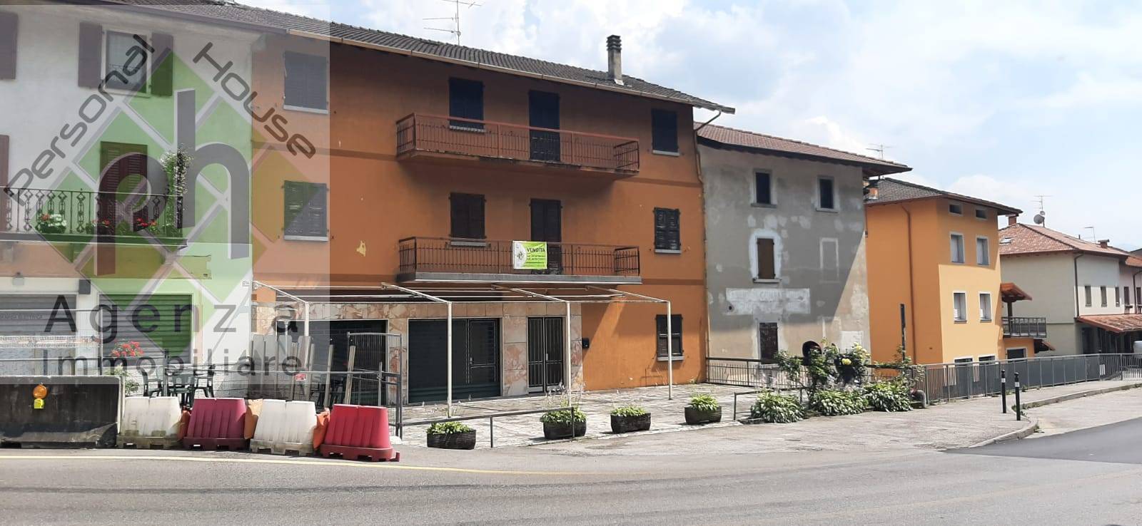 CASA SINGOLA ANCHE FRAZIONABILE in vendita a Bagolino, Ponte Caffaro