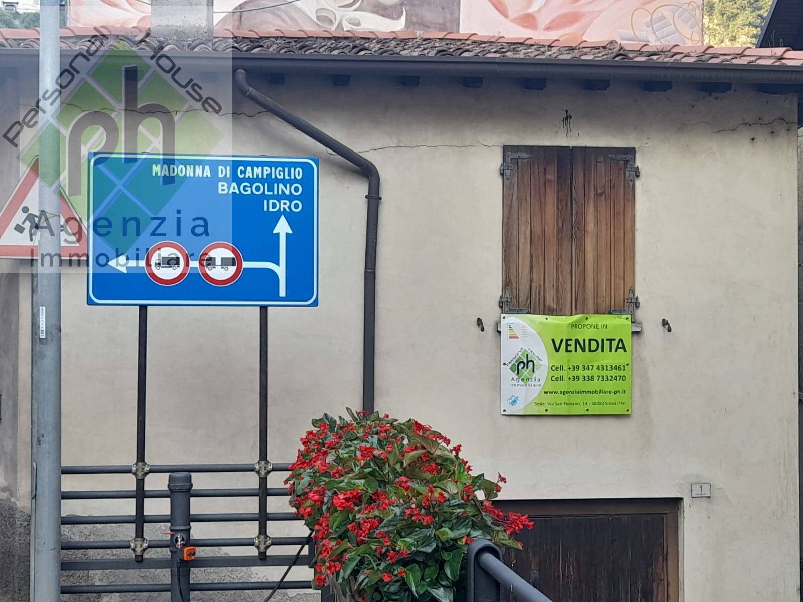 Box o garage in vendita a Lavenone