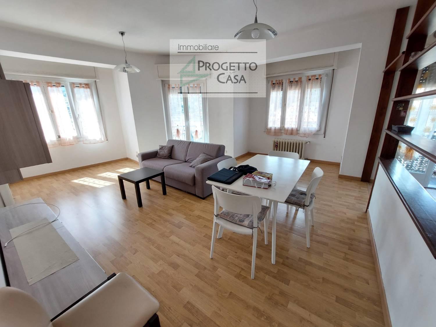 Bilocale con box a Omegna
