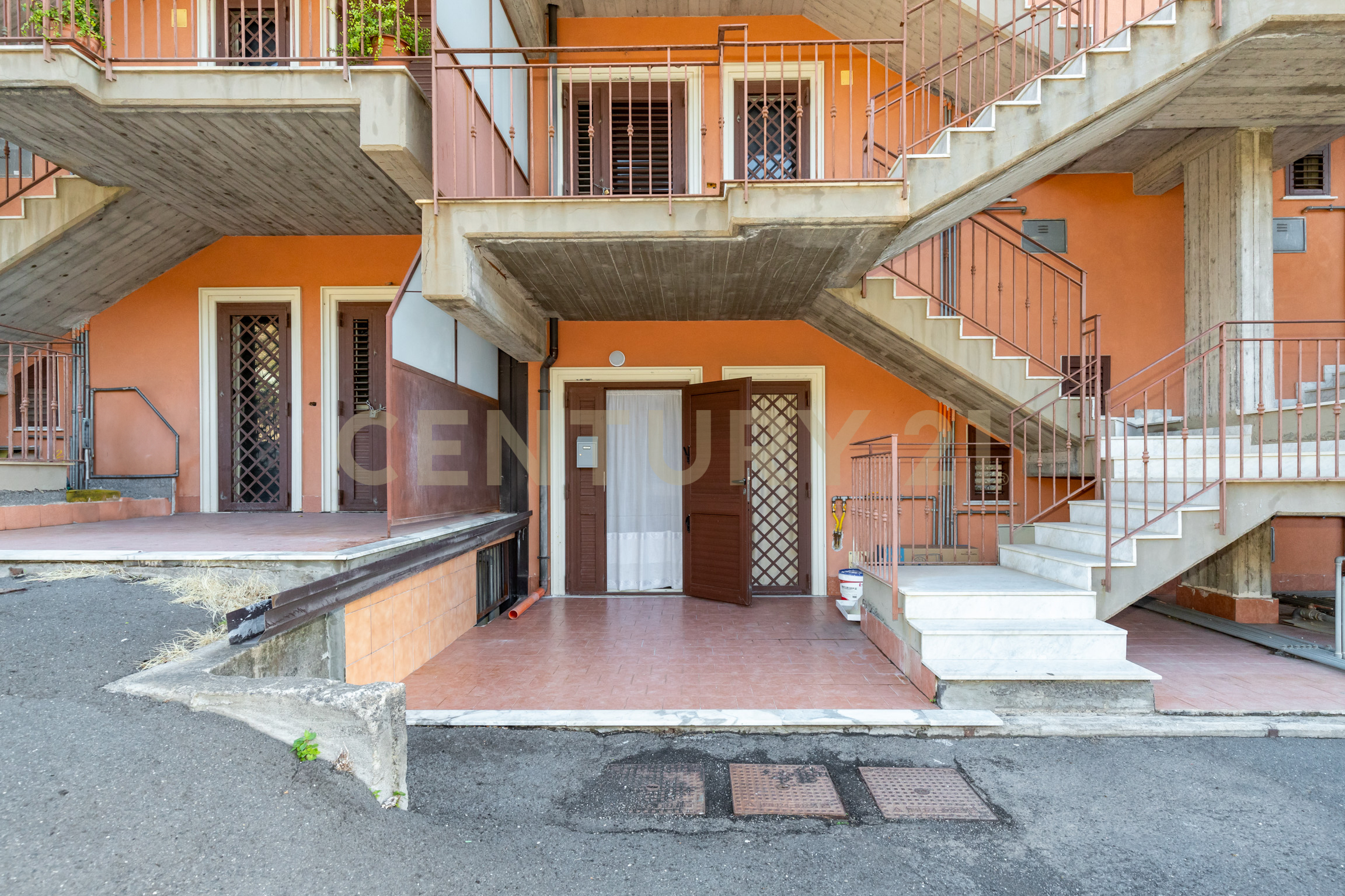 Bilocale con terrazzo in via scale sant'antonio 64, Aci Catena