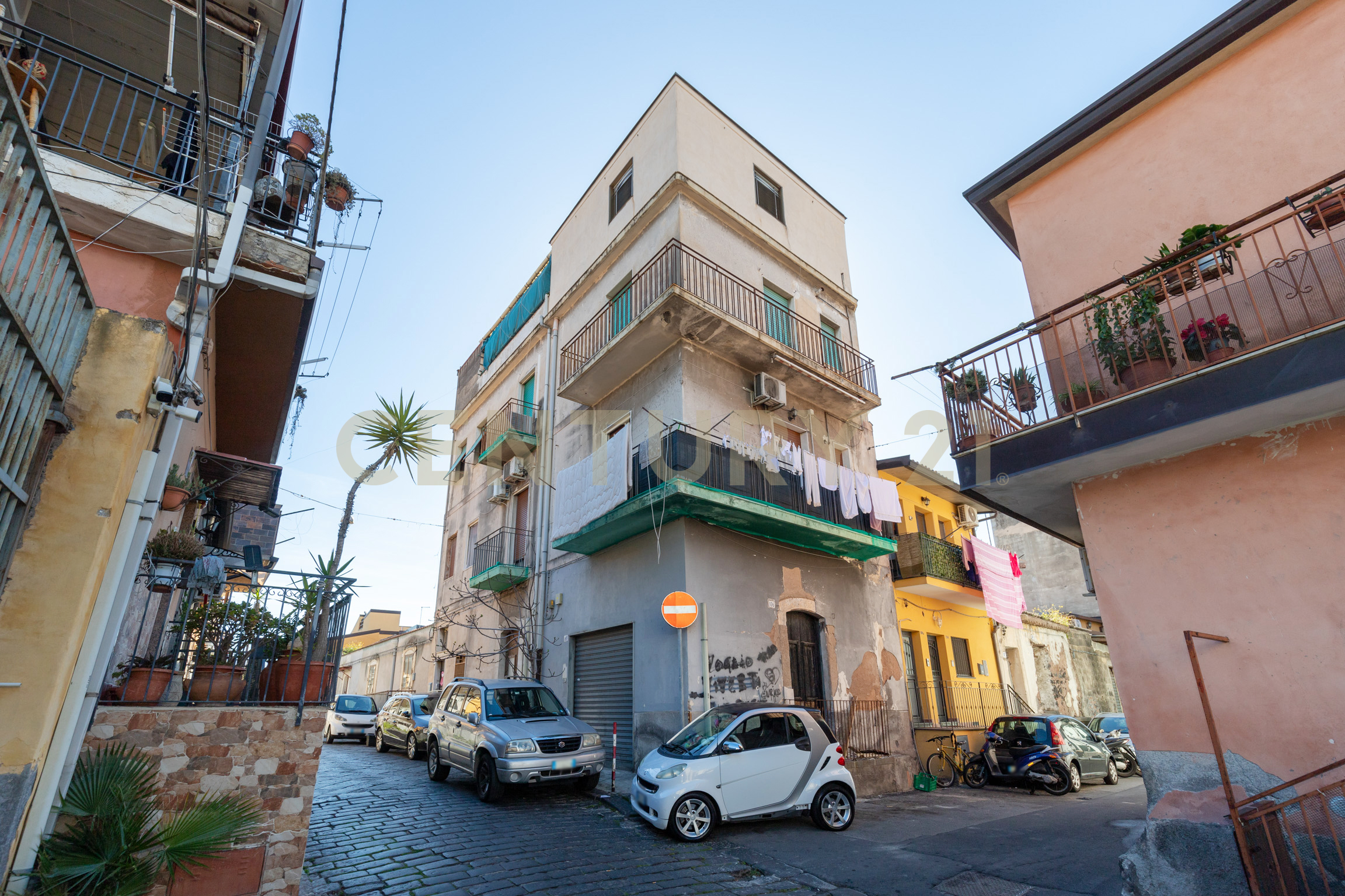 Quadrilocale con terrazzo in via grassi 61, Catania